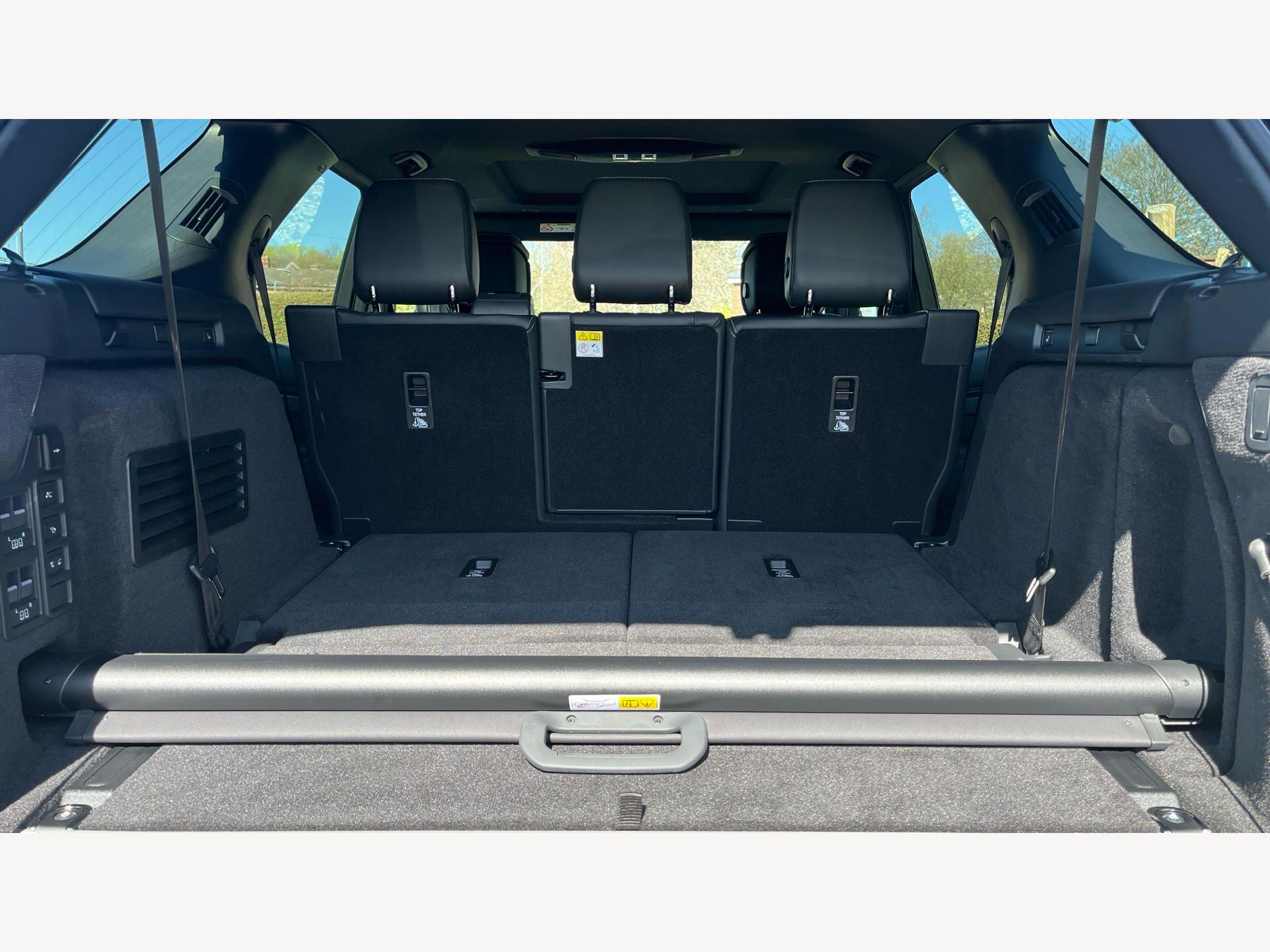 Land Rover Discovery view 12