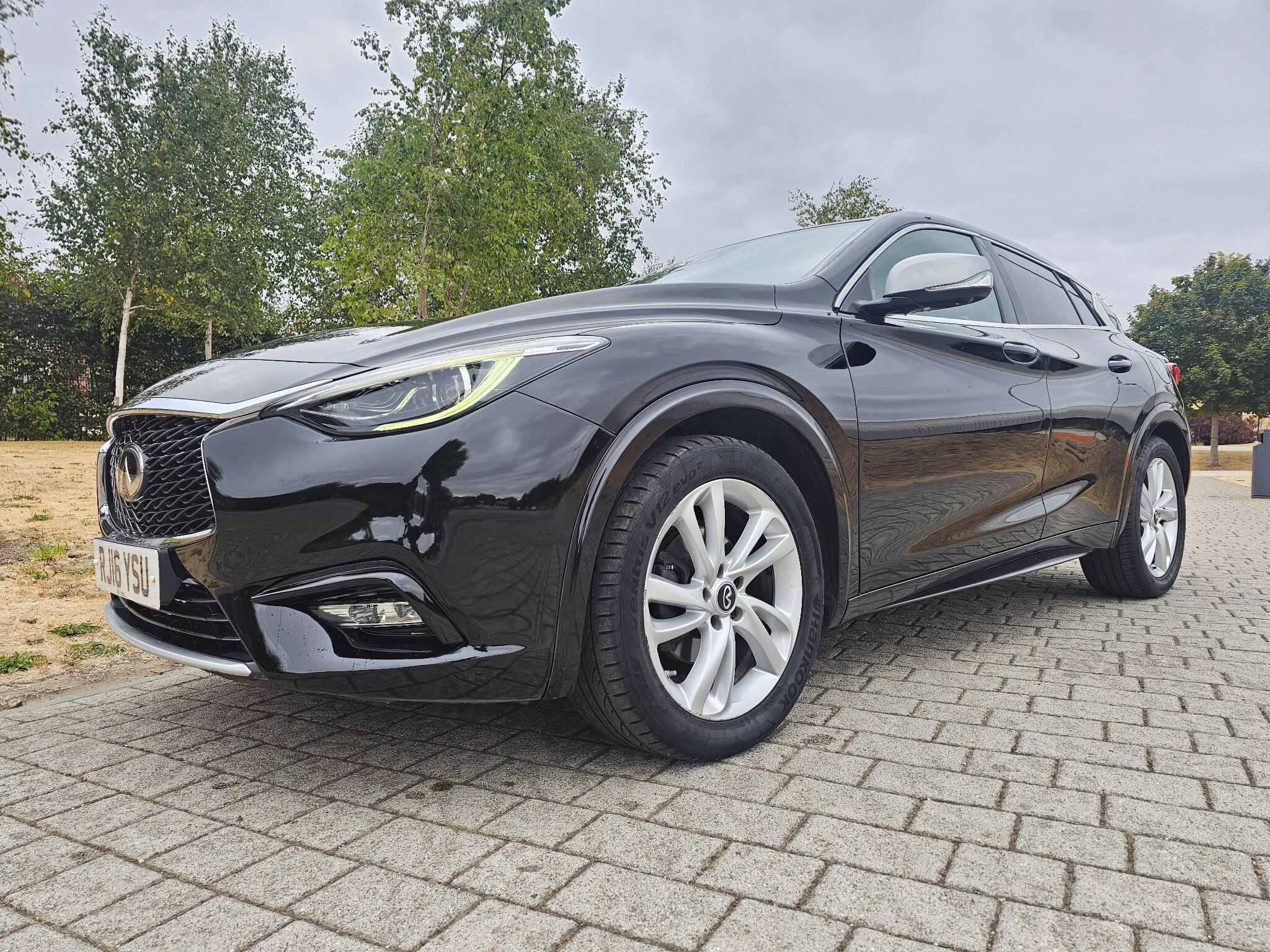 Infiniti Q30 view 42