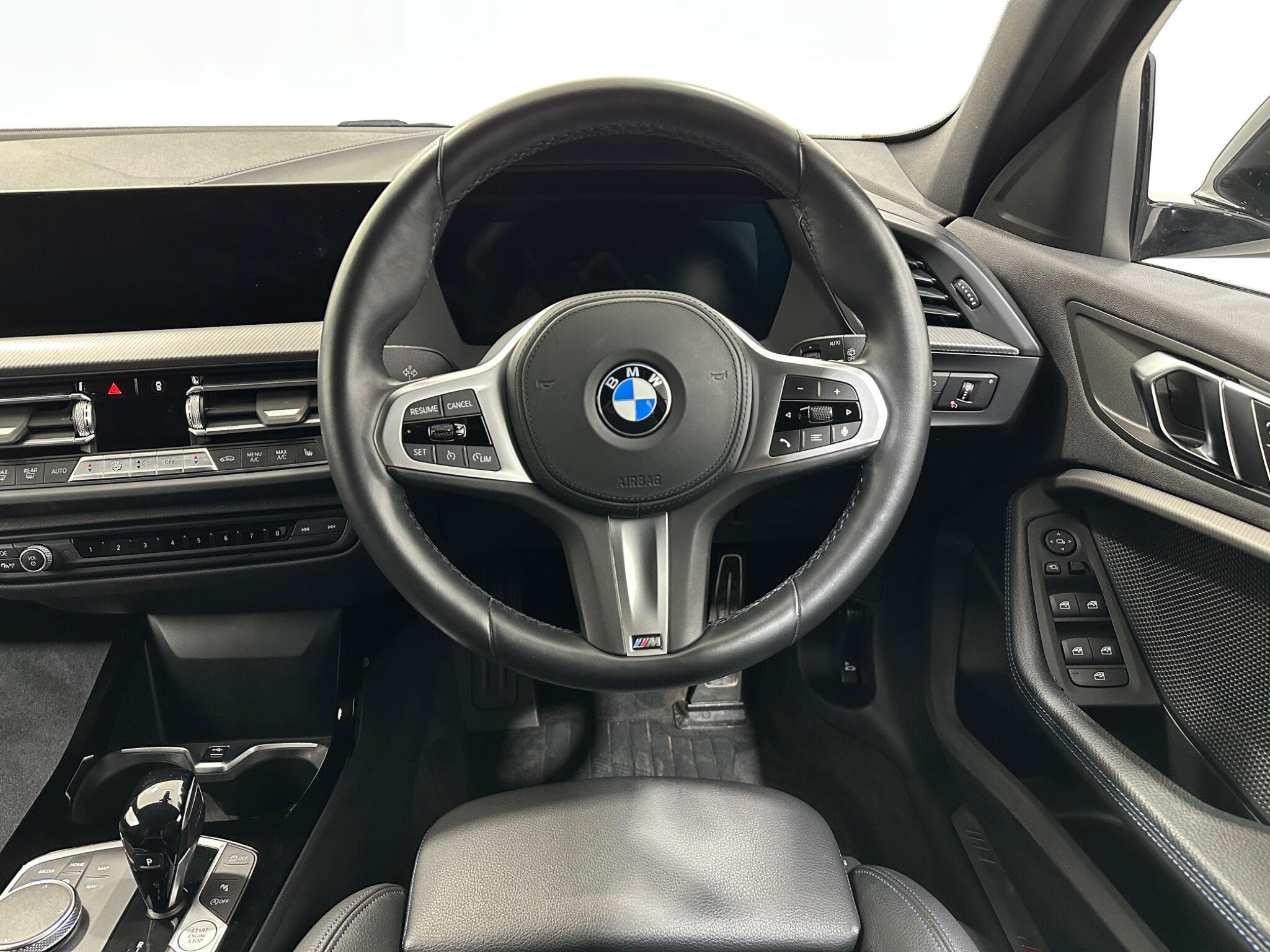 BMW 1 Series view 13