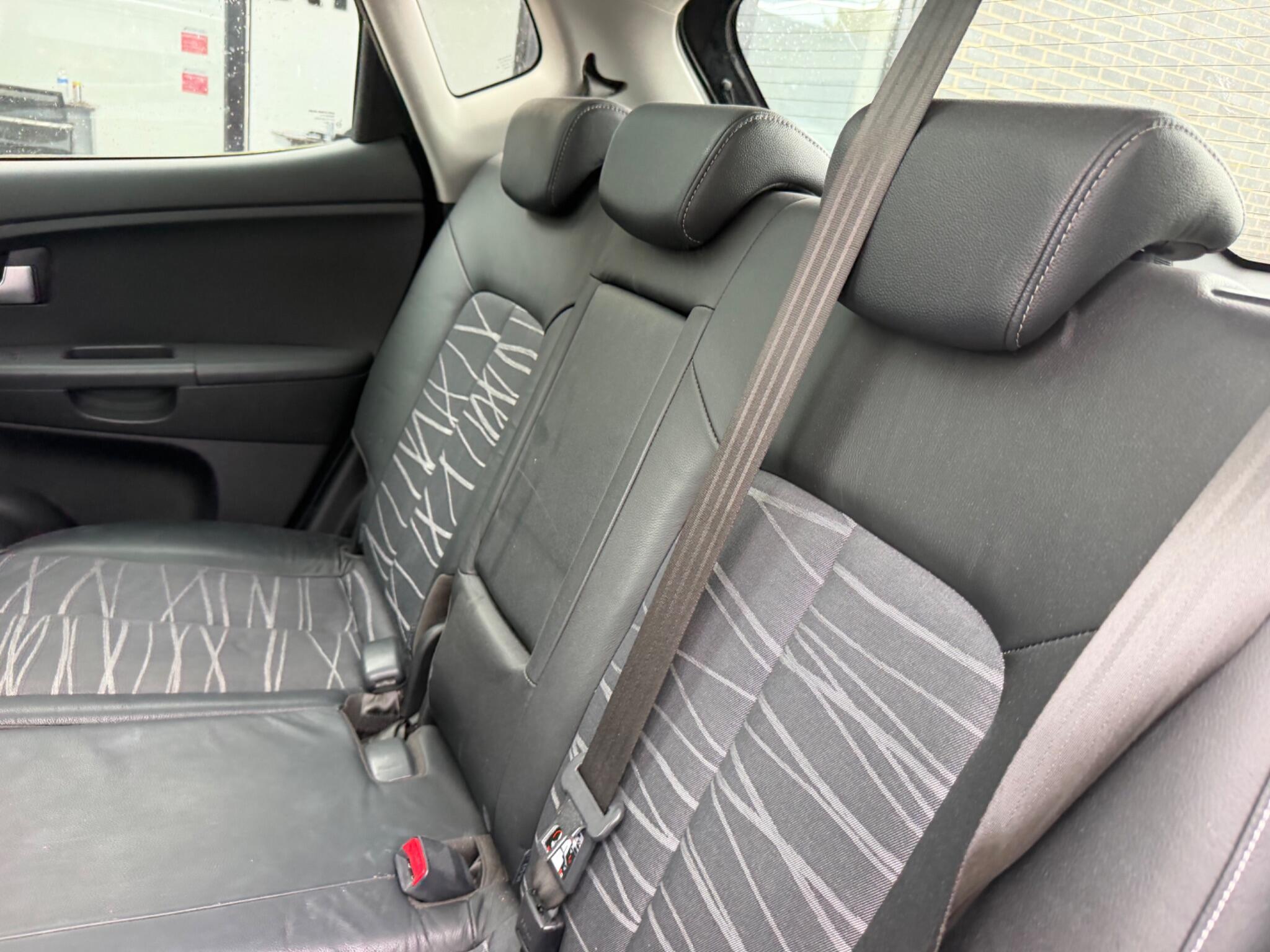 Kia Venga view 28
