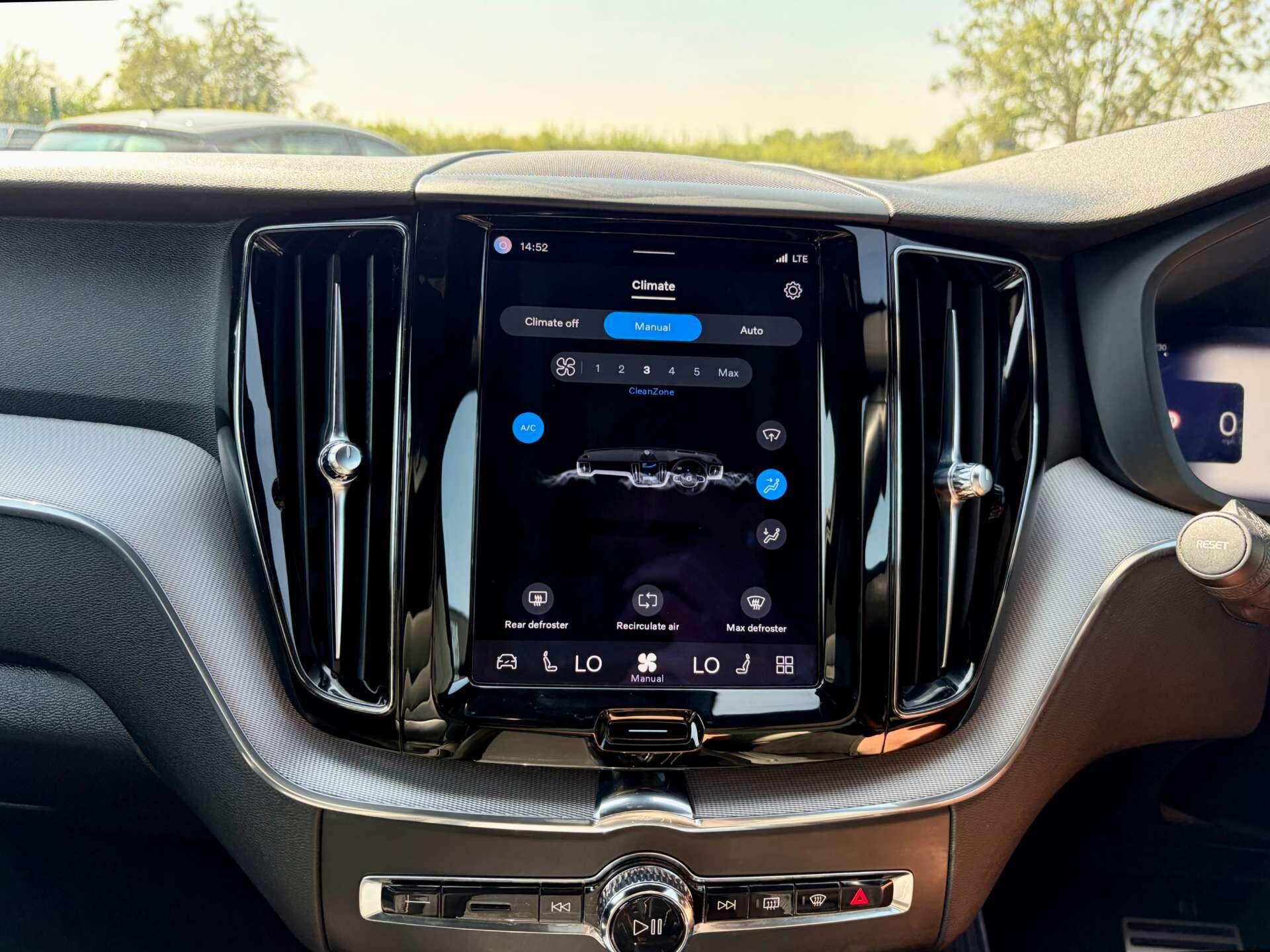 Volvo XC60 view 44