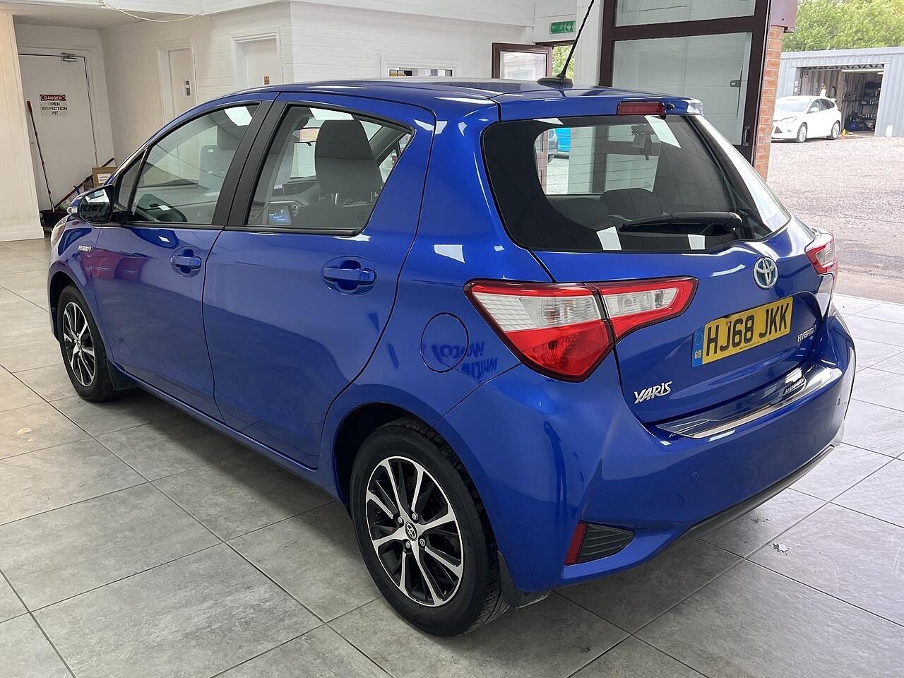 Toyota Yaris view 5