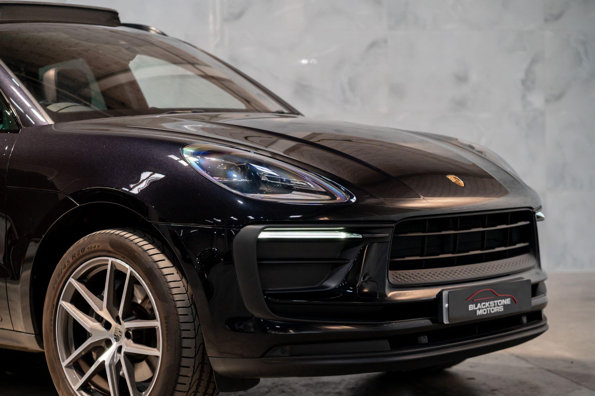 Porsche Macan view 10
