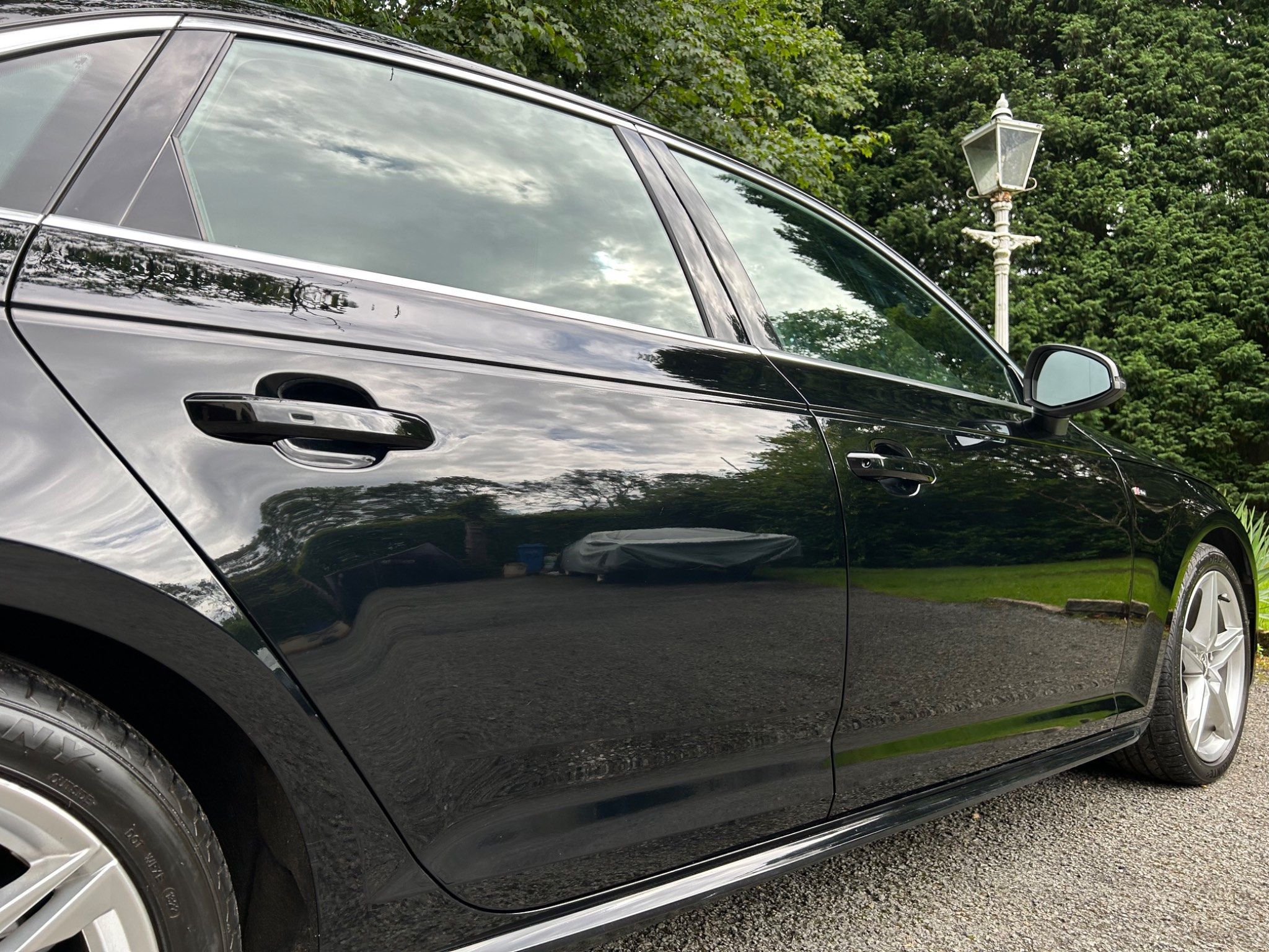 Audi A4 view 18