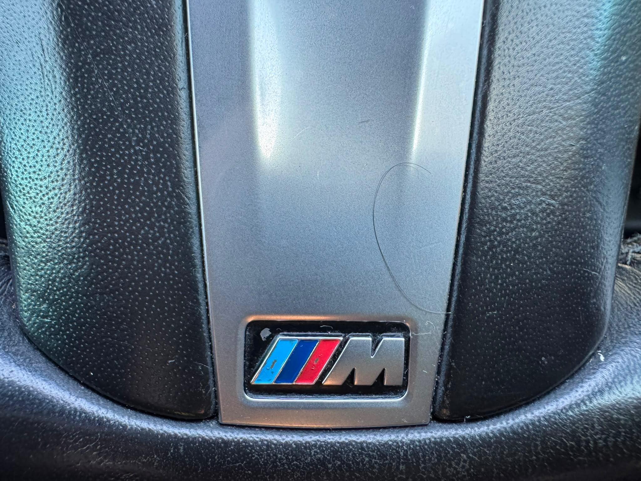 BMW 5 Series view 23