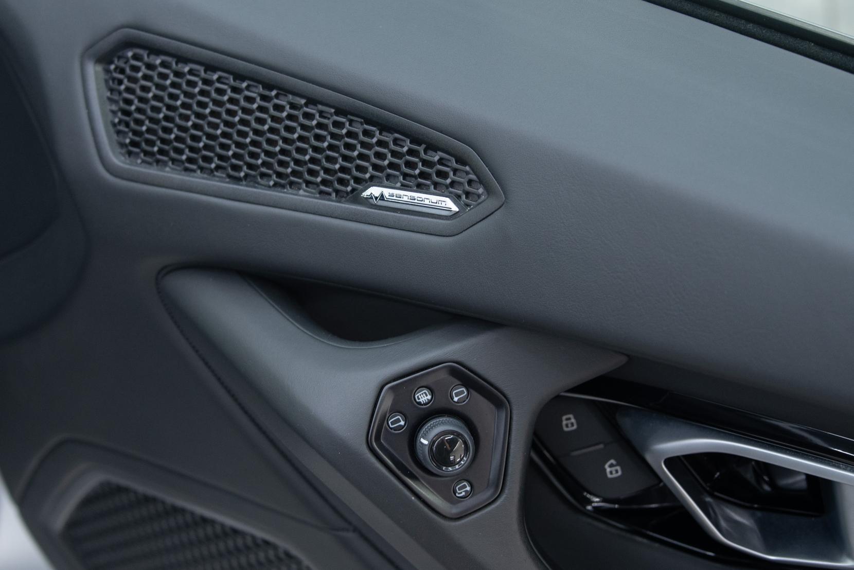 Lamborghini Huracan view 12