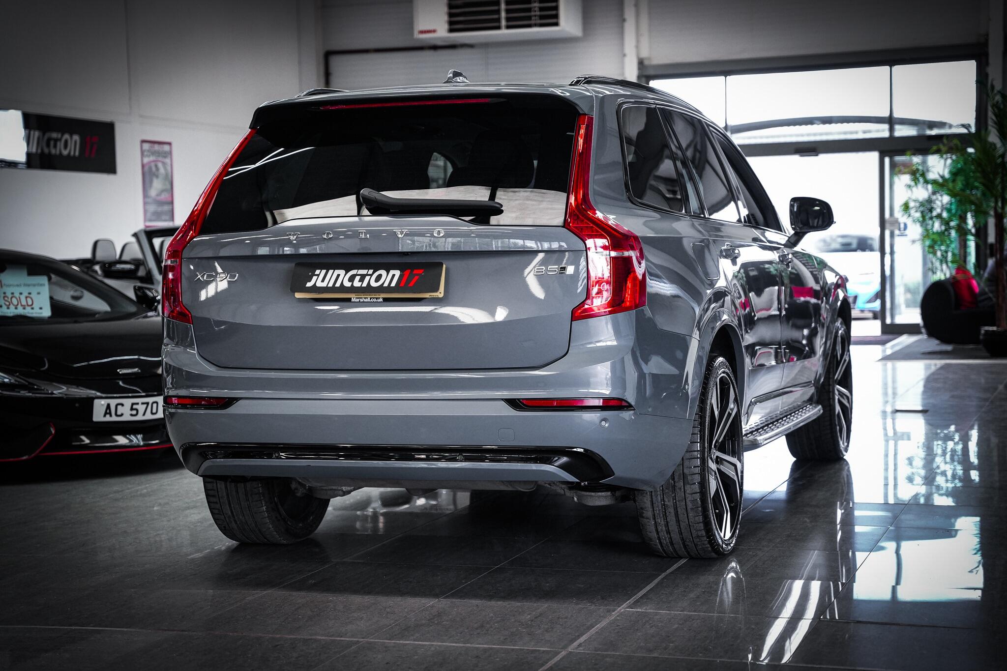 Volvo XC90 view 16
