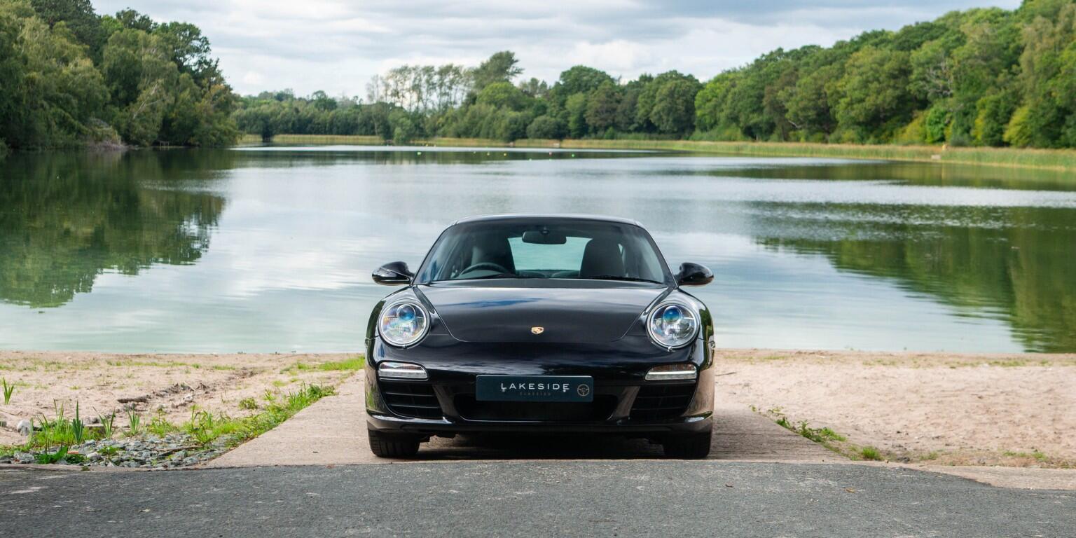 Porsche 911 view 2