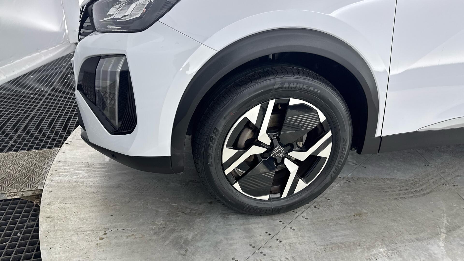 Peugeot 2008 view 20