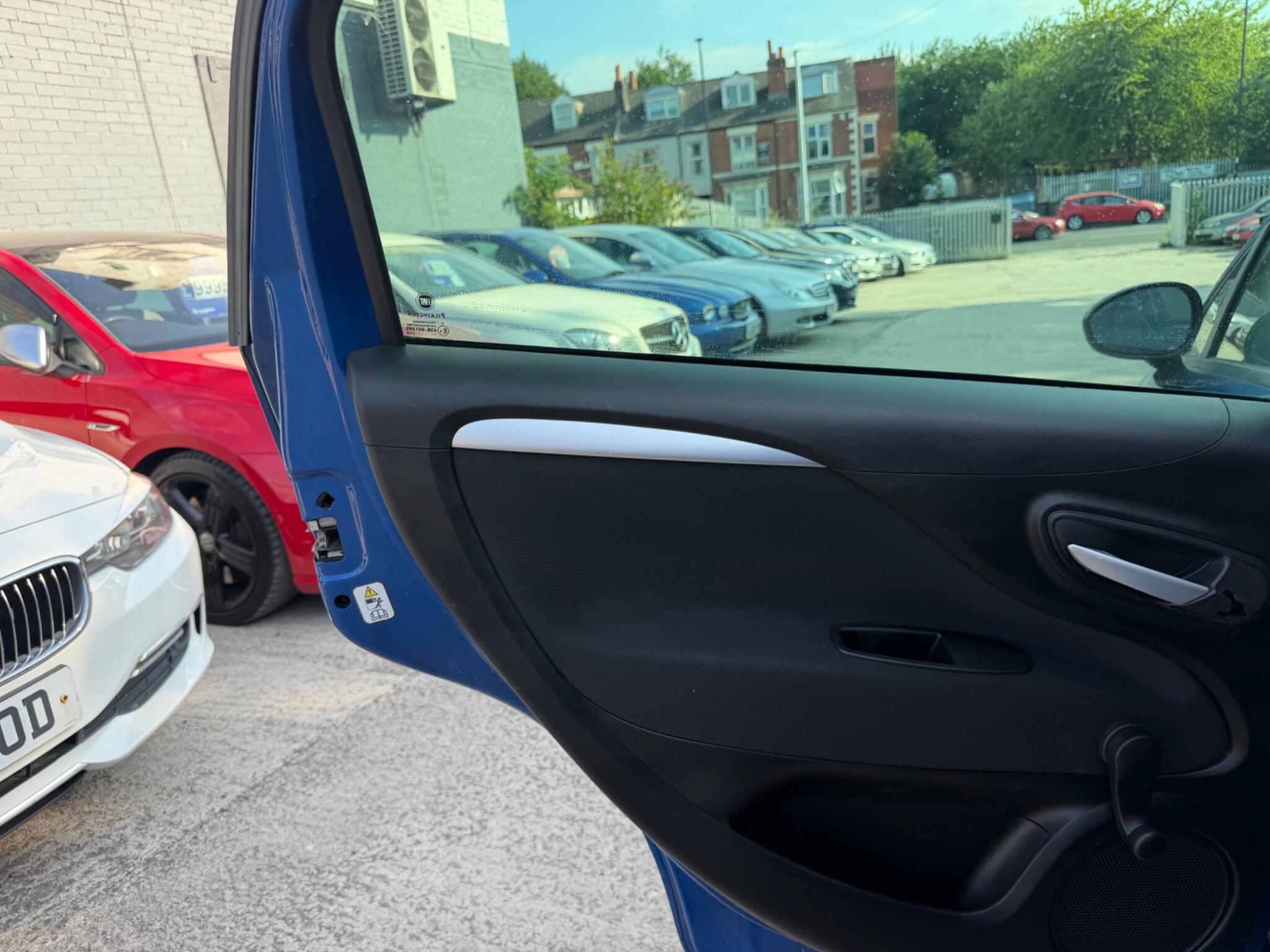 Fiat Punto view 25