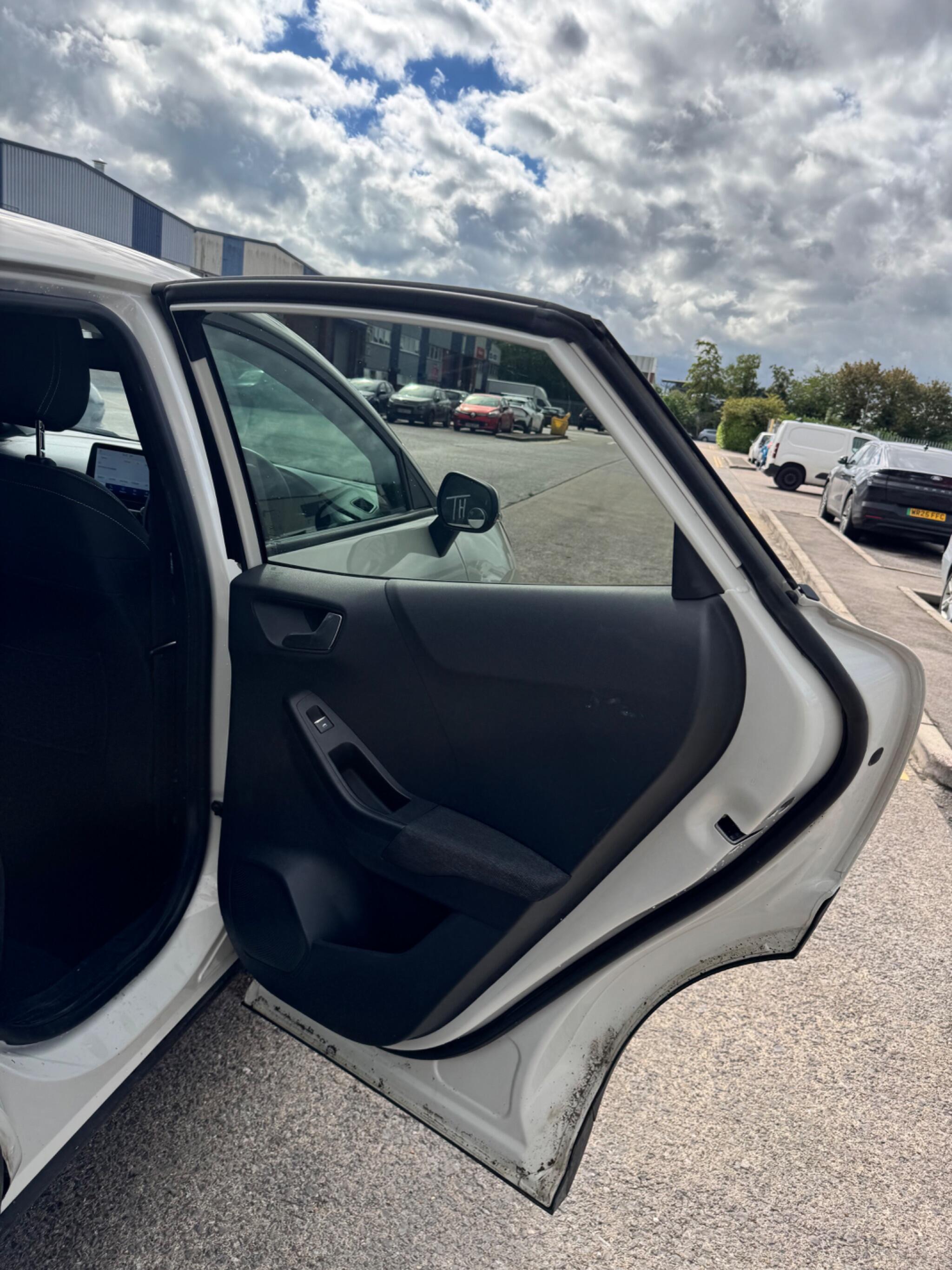 Ford Puma view 31
