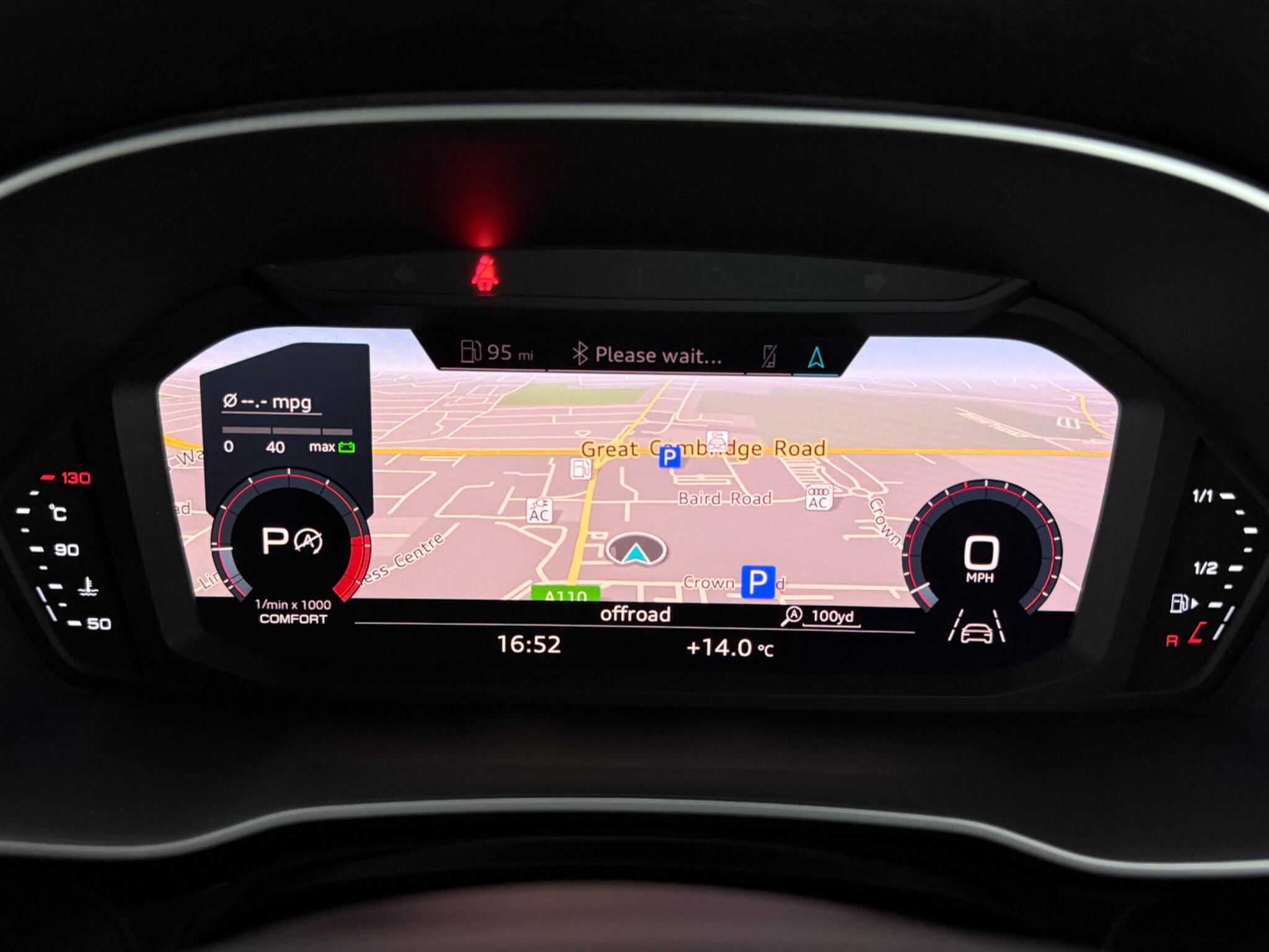 Audi Q3 view 16