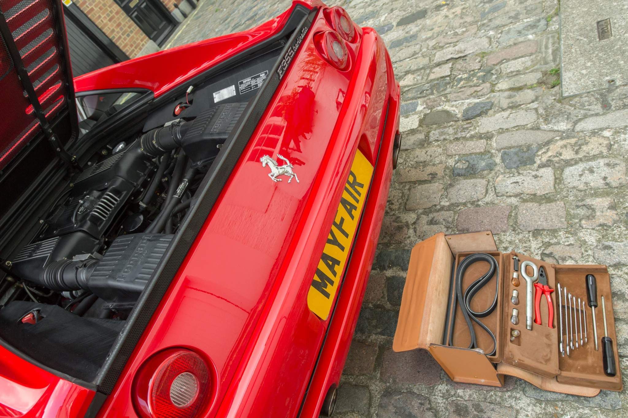 Ferrari F355 view 21