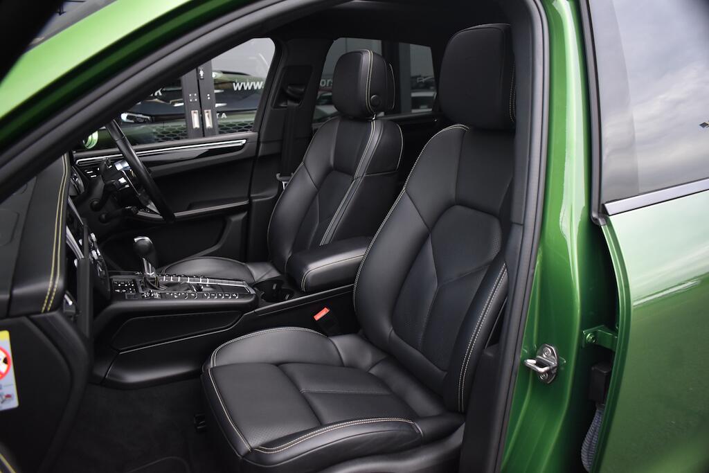 Porsche Macan view 12
