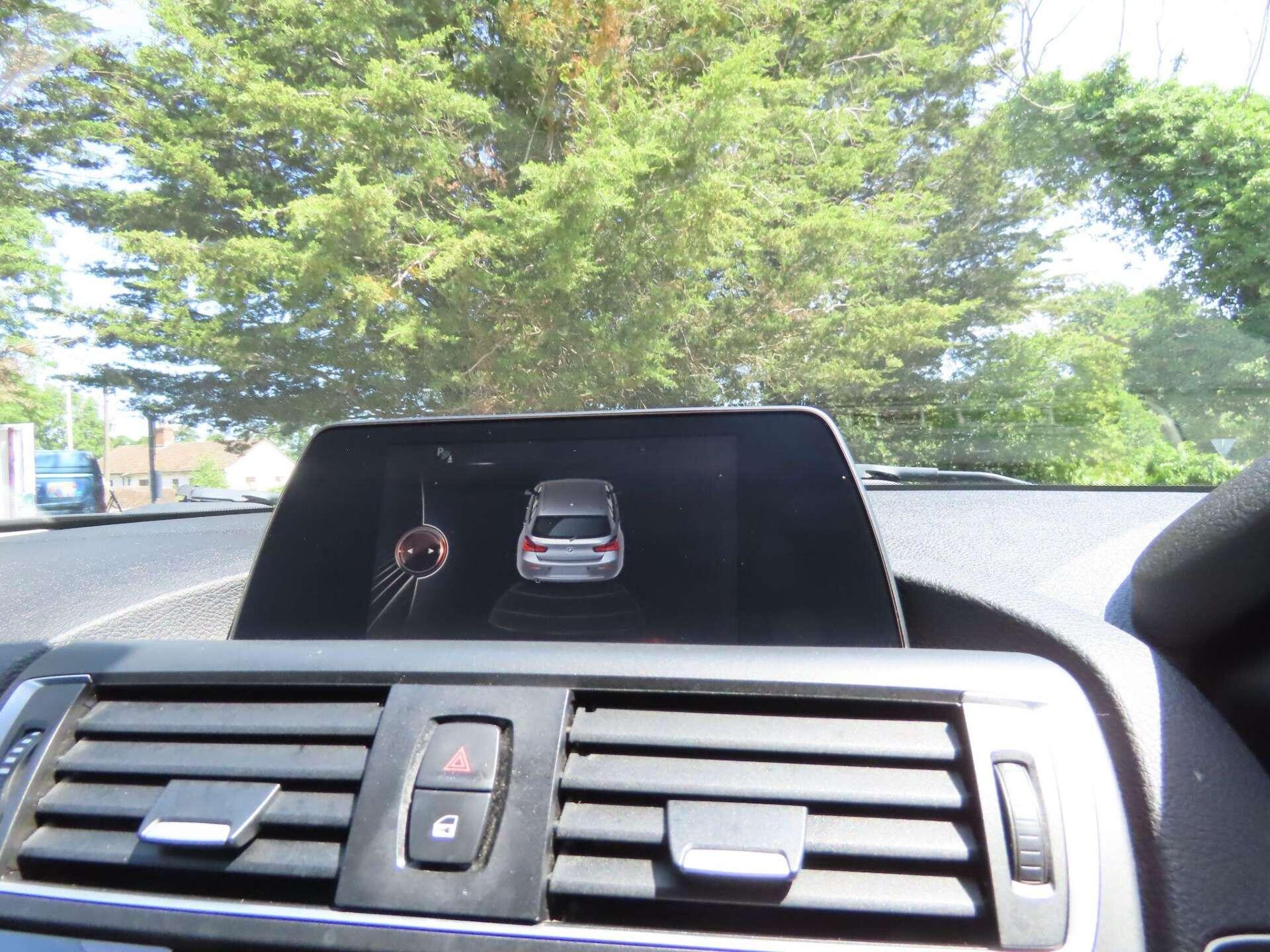 BMW 1 Series view 12