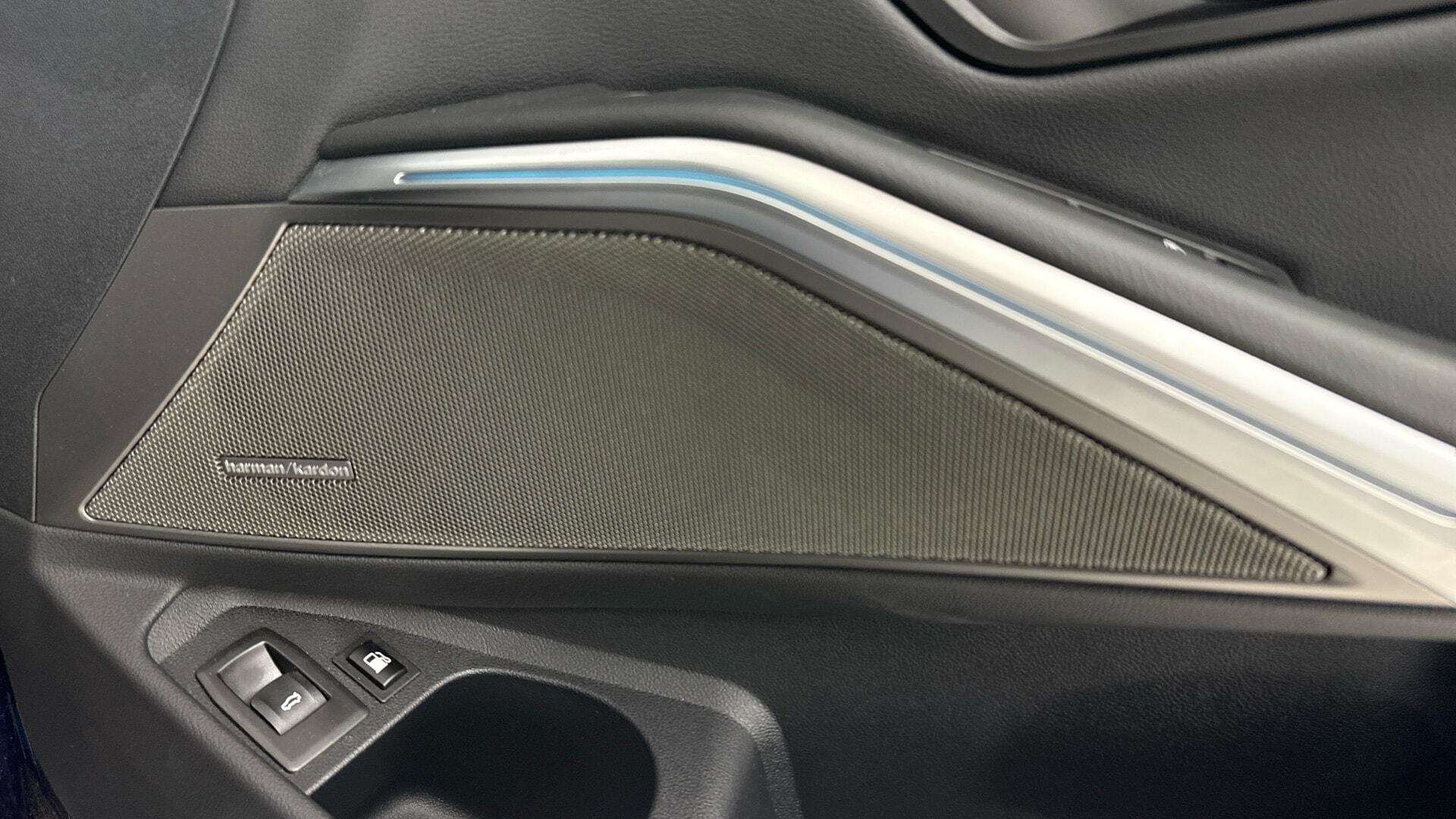 BMW 3 Series view 21