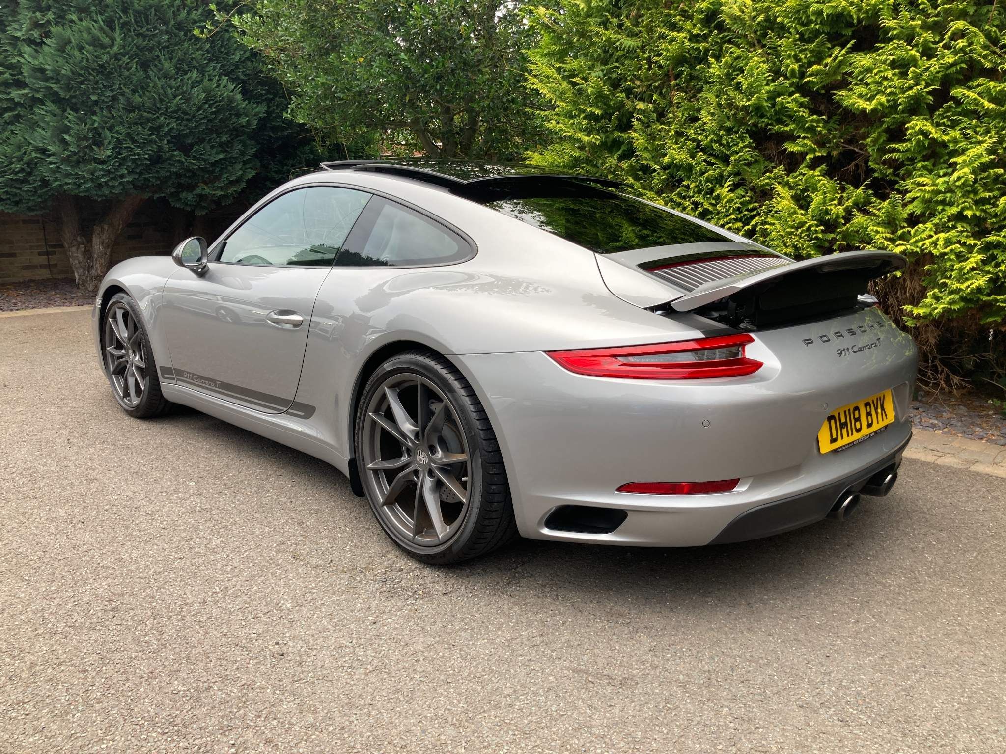 Porsche 911 view 15