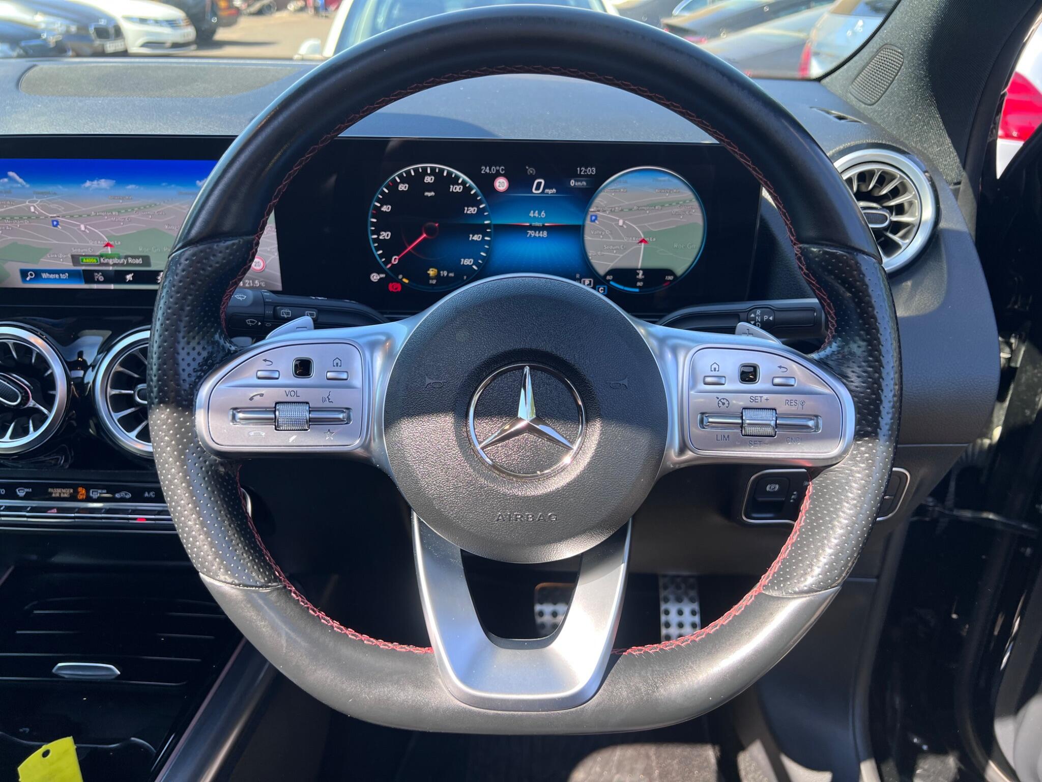 Mercedes-Benz Gla view 19