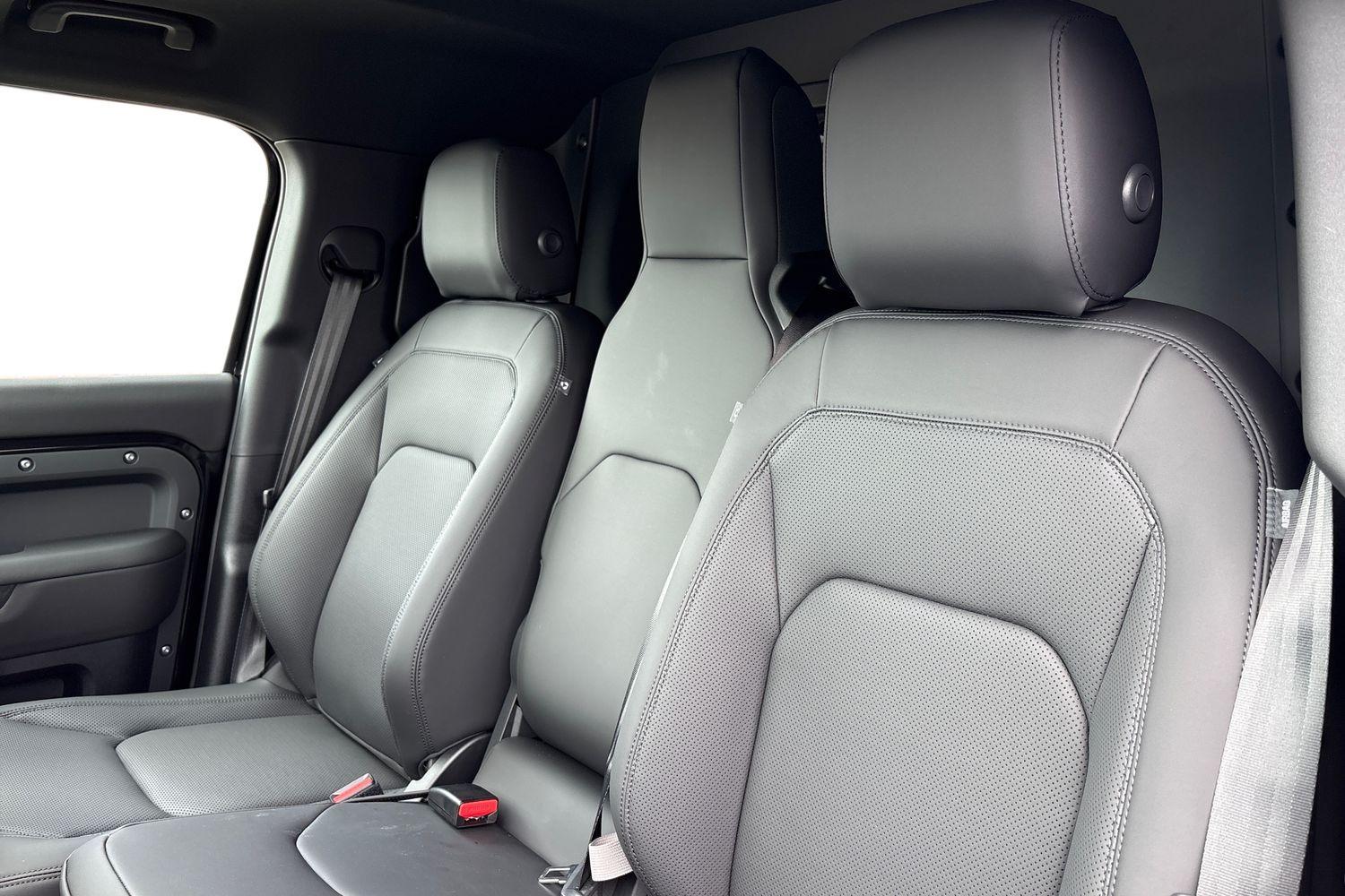 Land Rover Defender view 4