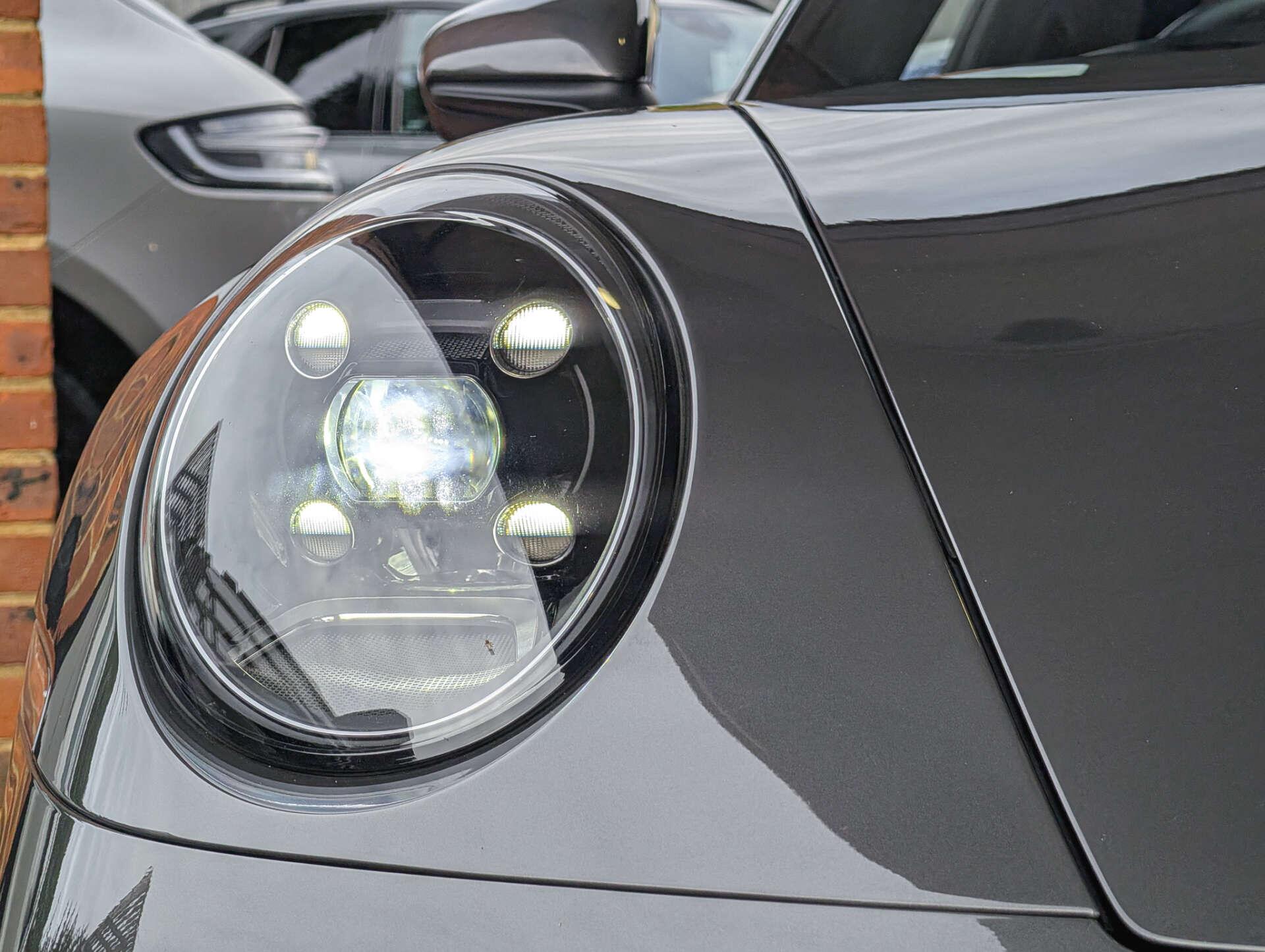 Porsche 911 view 9
