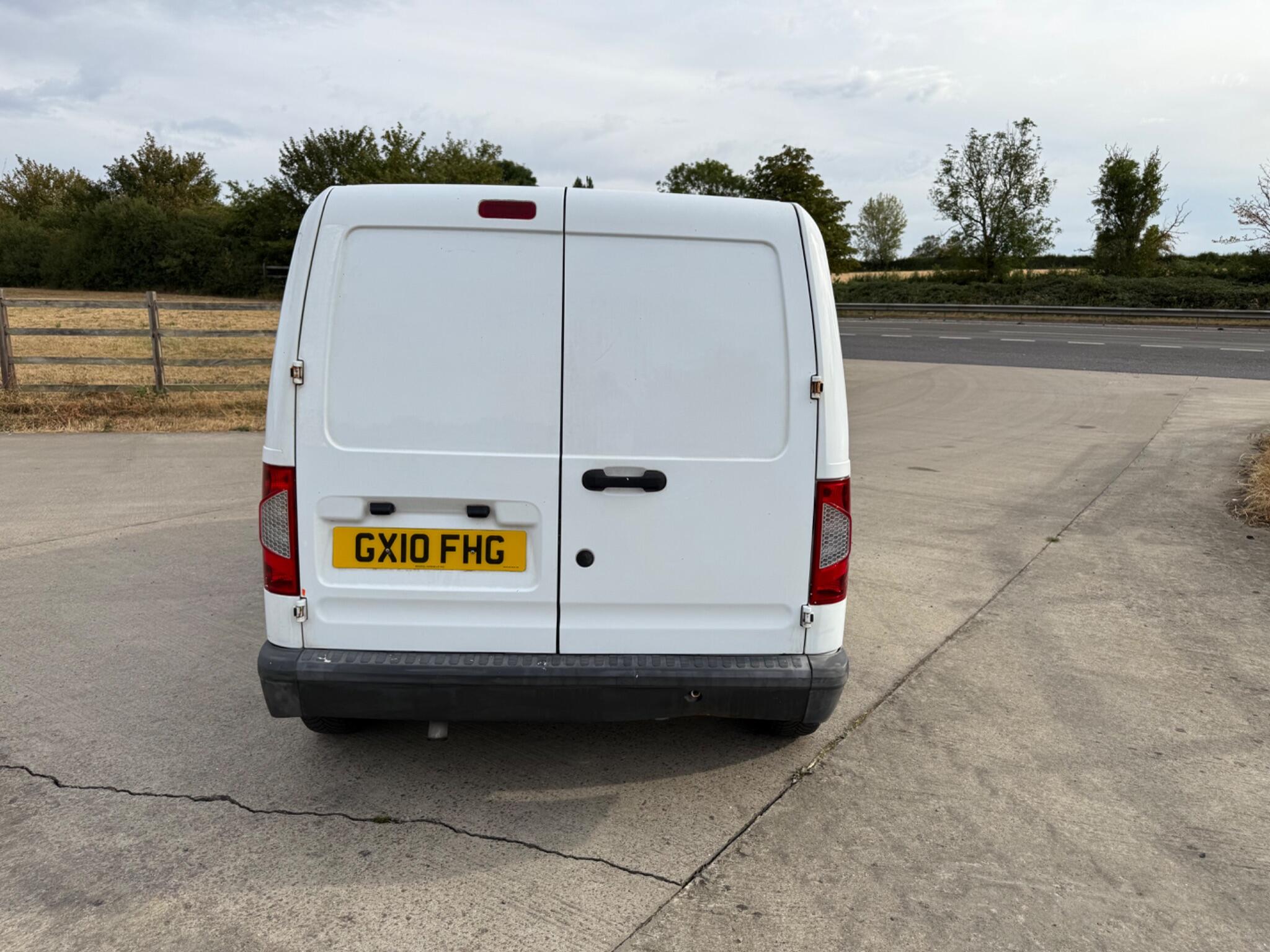 Ford Transit Connect 1.8 TDCi T200 L1 H1 4dr — photo 22 of 86
