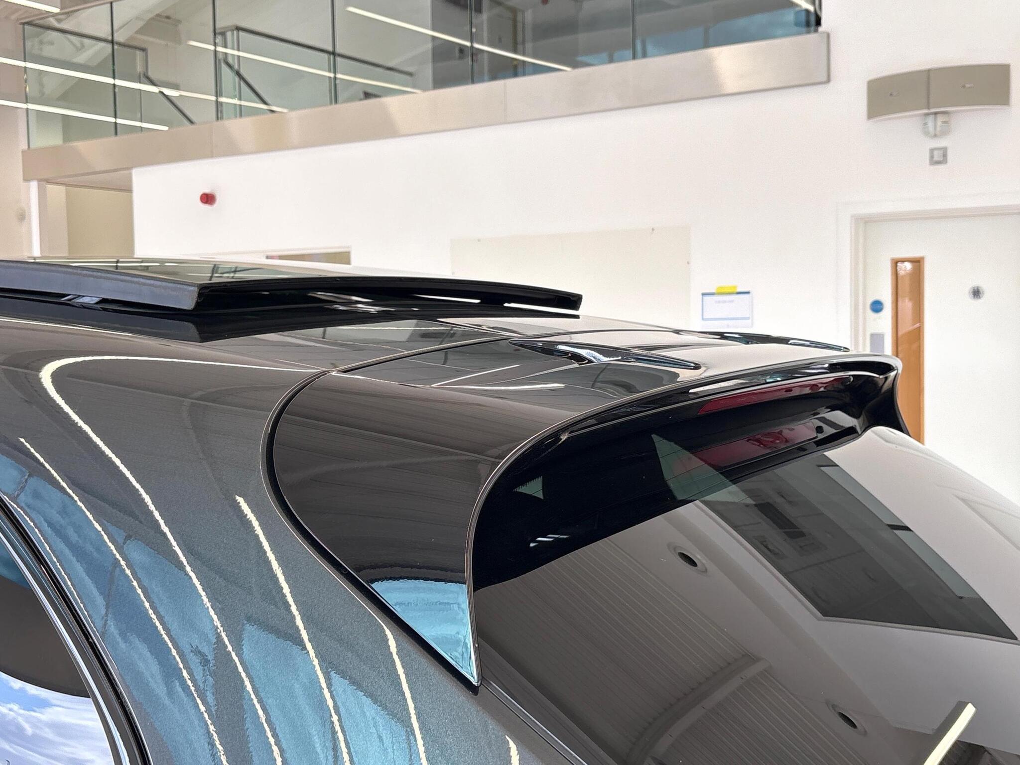 Porsche Macan view 32