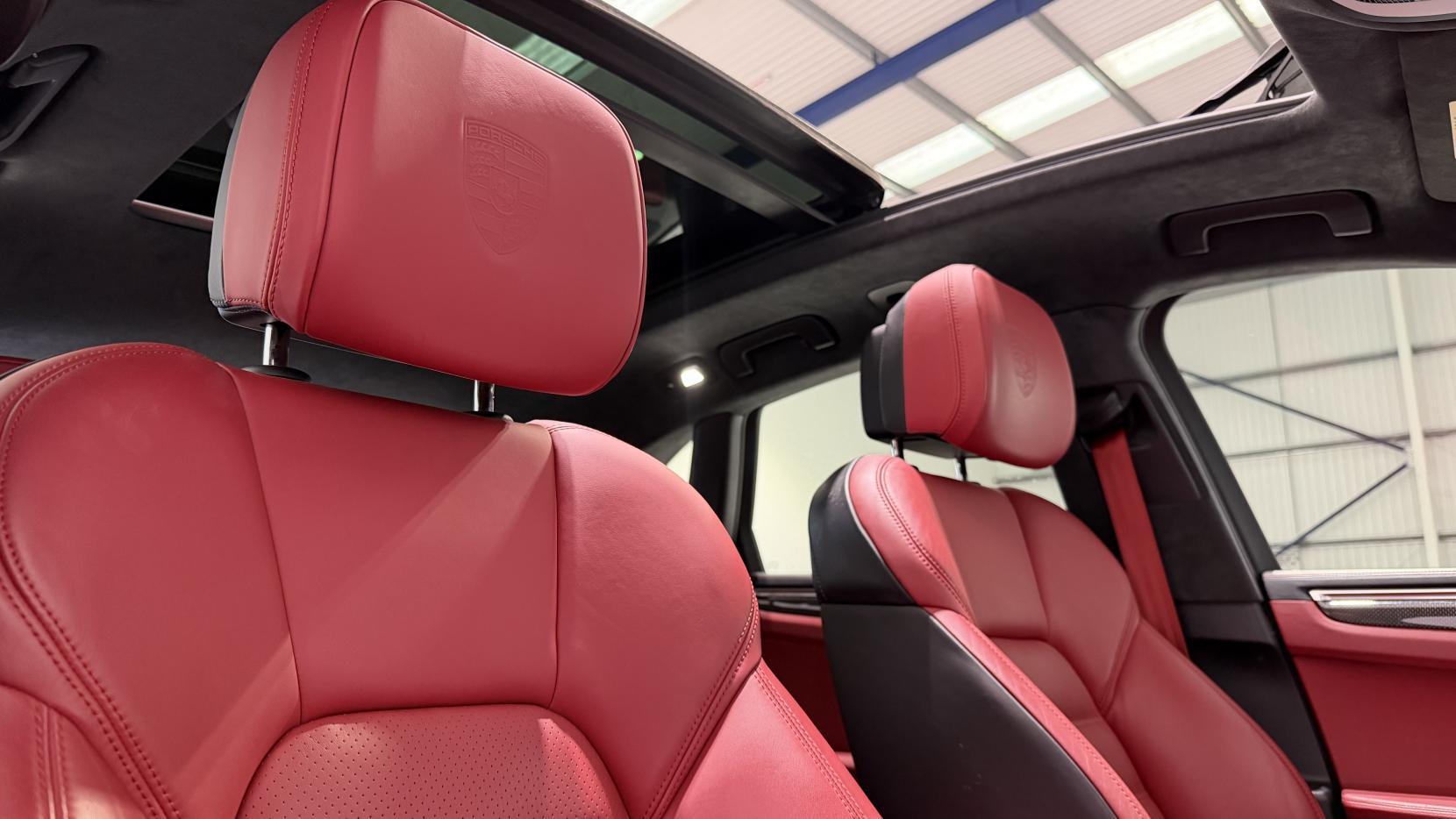 Porsche Macan view 24