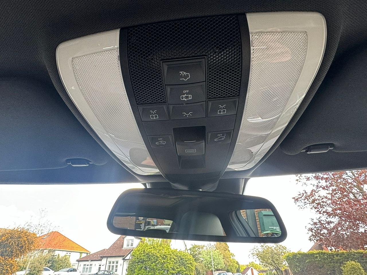 Mercedes-Benz A view 12