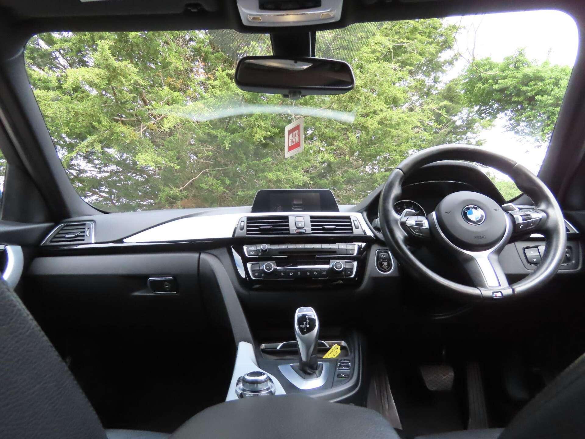 BMW 3 Series view 7