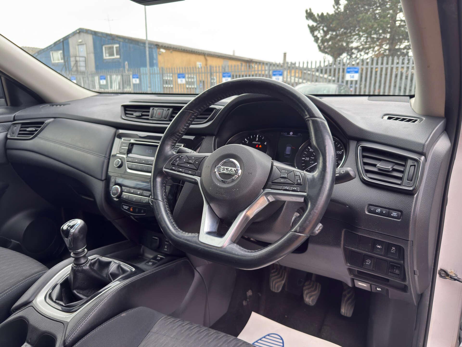 Nissan X-Trail view 12