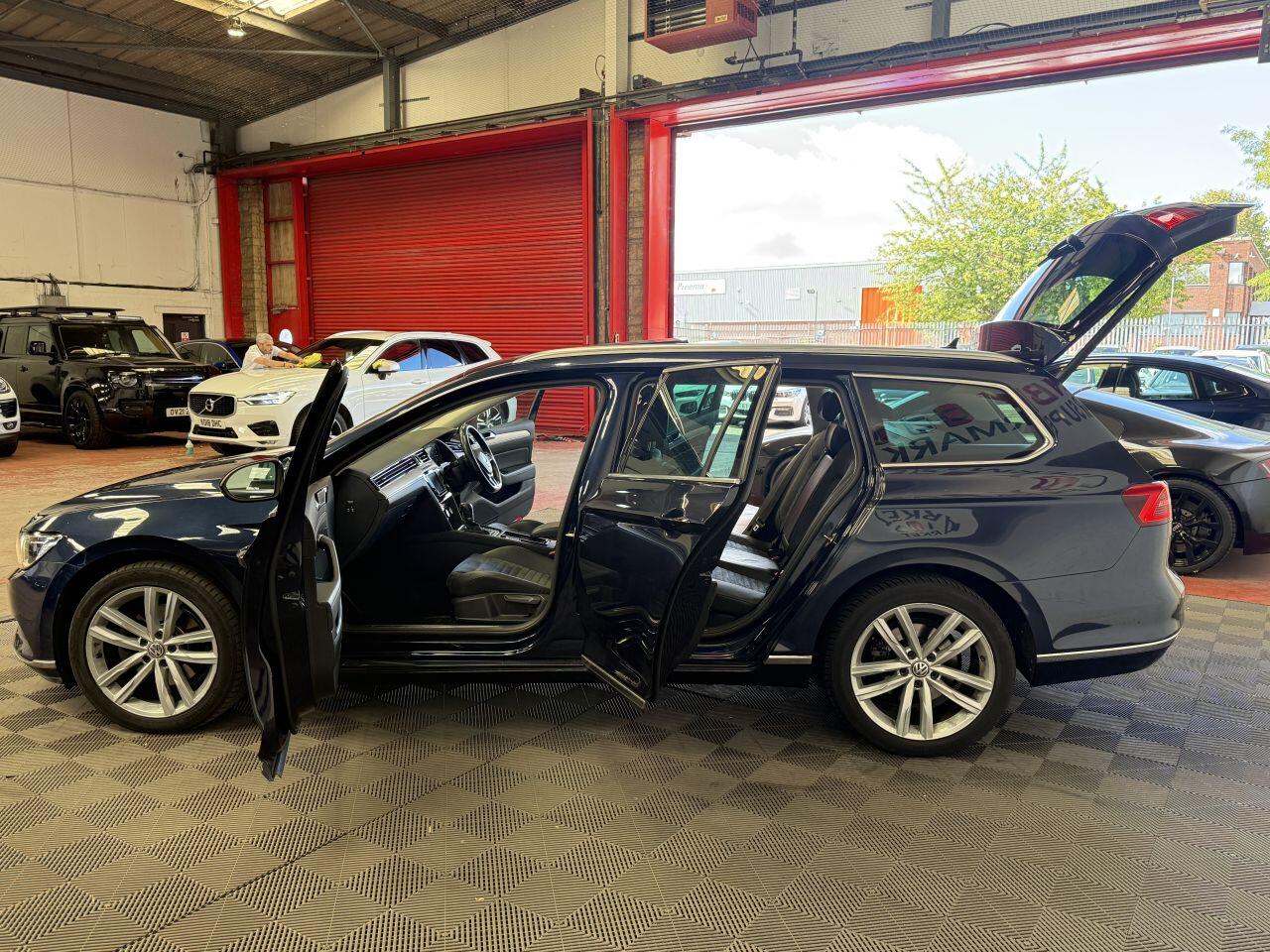 Volkswagen Passat view 13