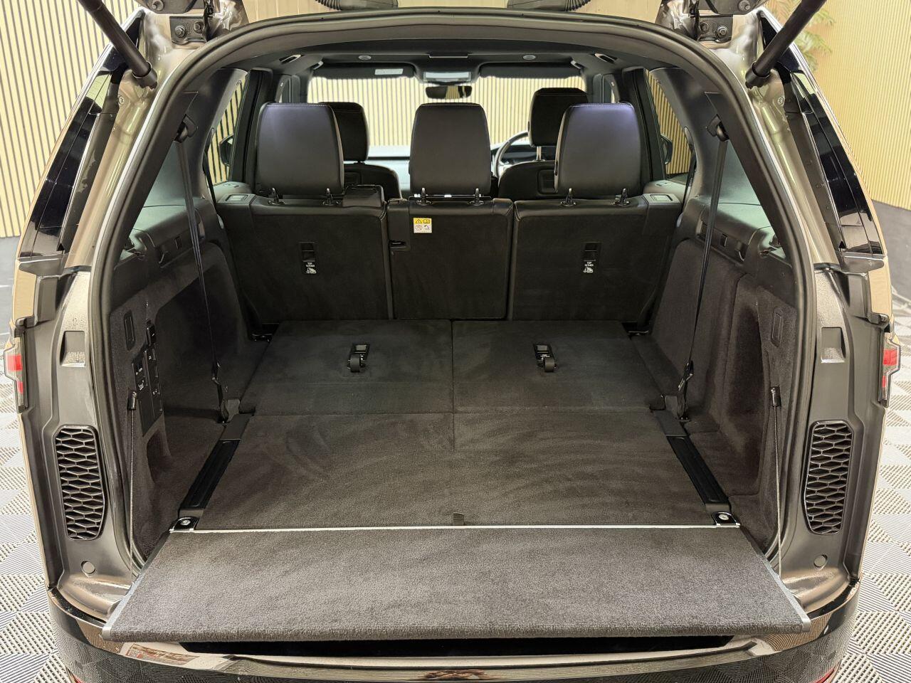 Land Rover Discovery 3 view 12