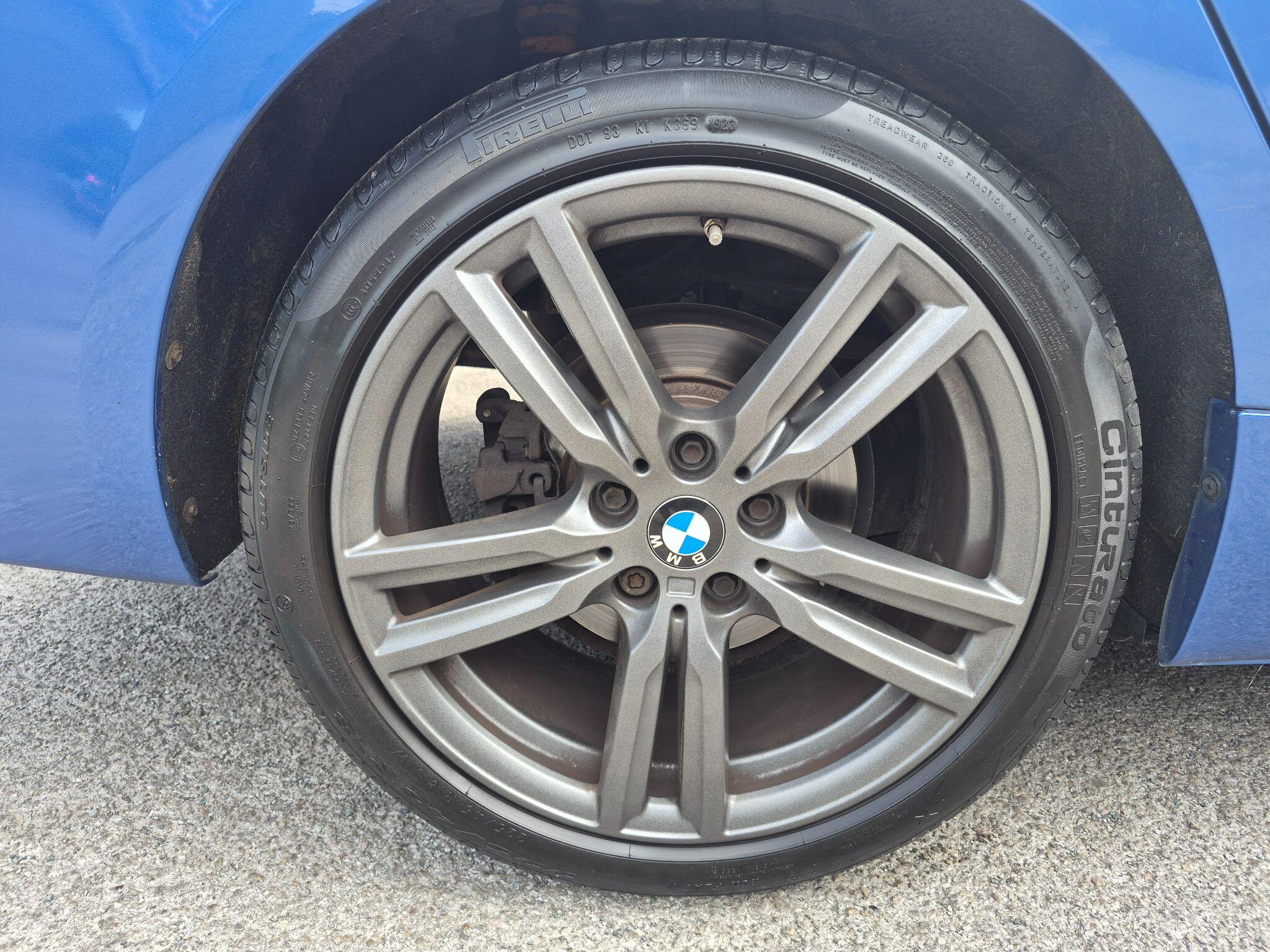 BMW 2 Series view 23