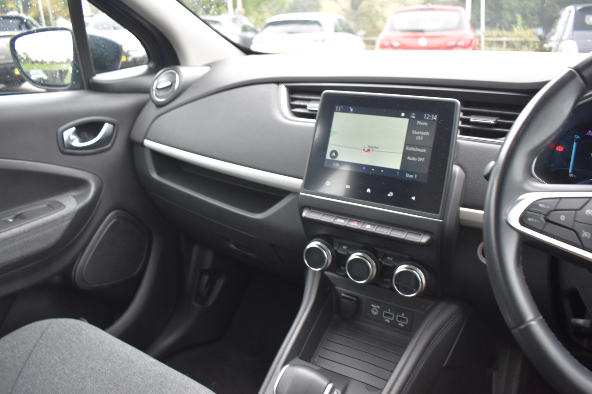 Zoe - R110 EV50 52kWh Iconic Auto 5dr (Rapid Charge) - Image 20