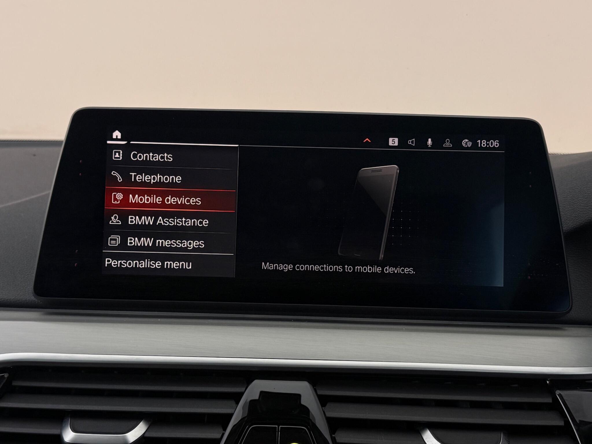 BMW 5 Series view 26
