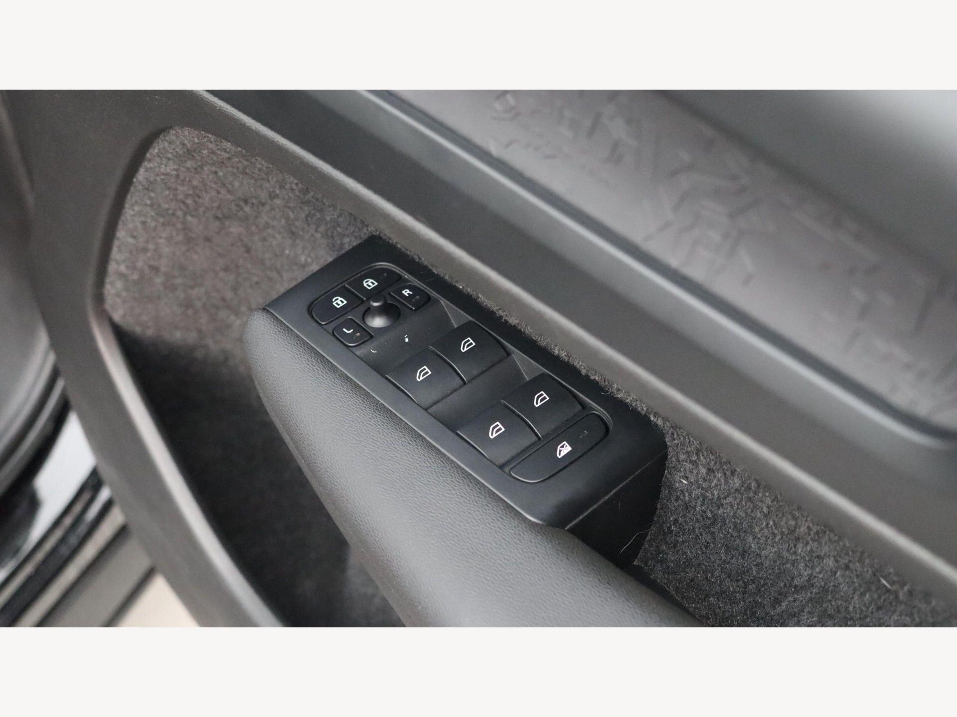 Volvo XC40 view 24