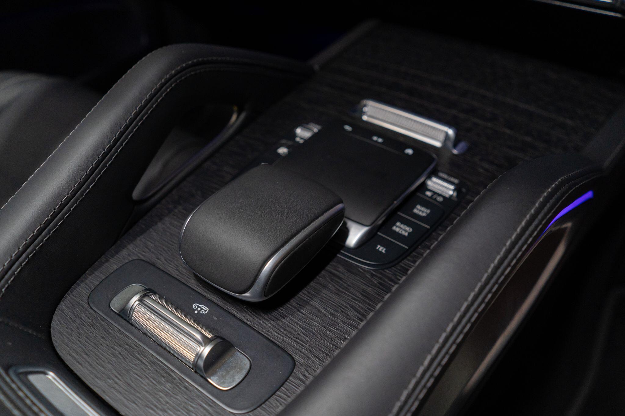 Mercedes-Benz GLS view 12