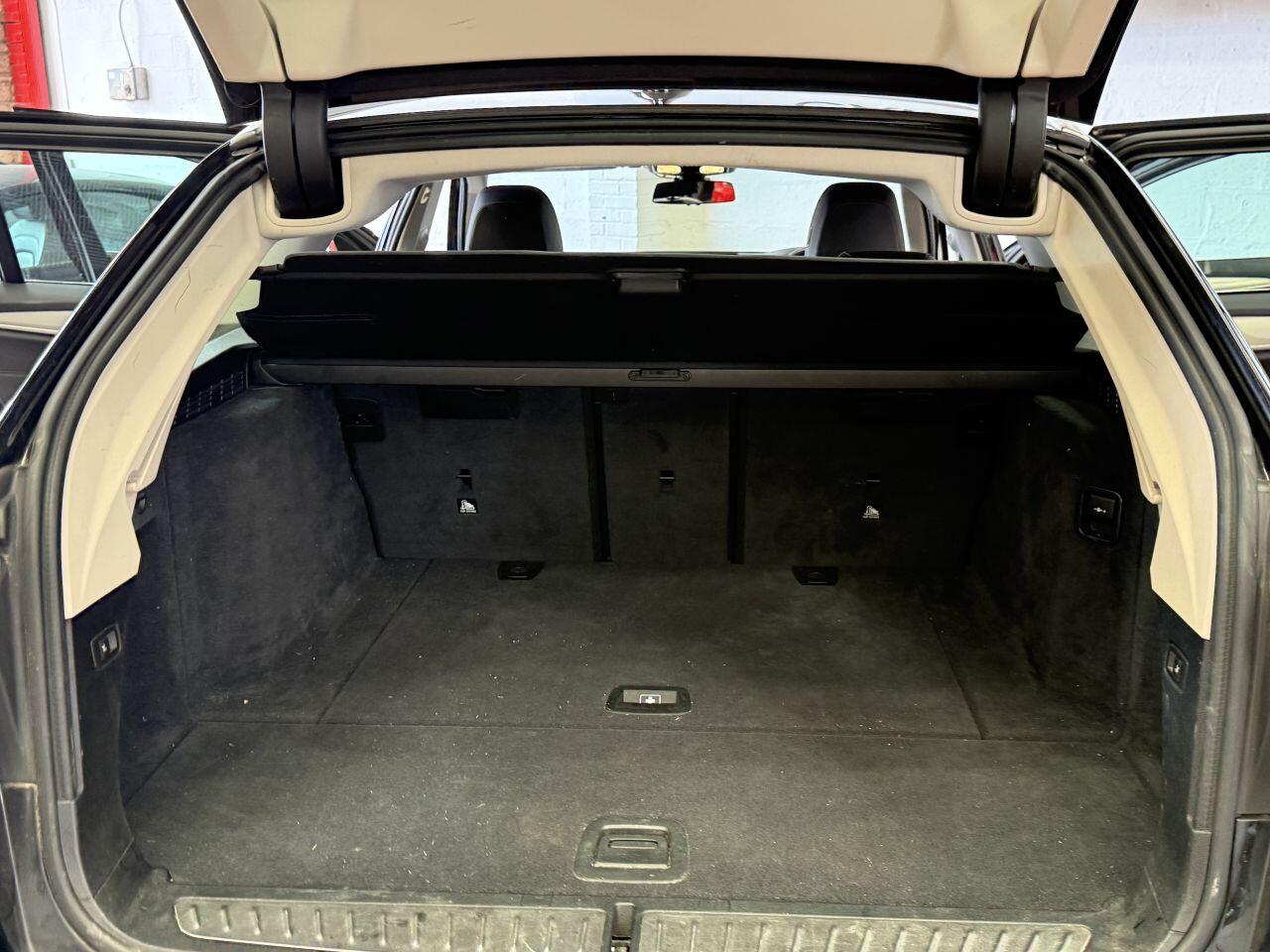 BMW 5 Series view 17