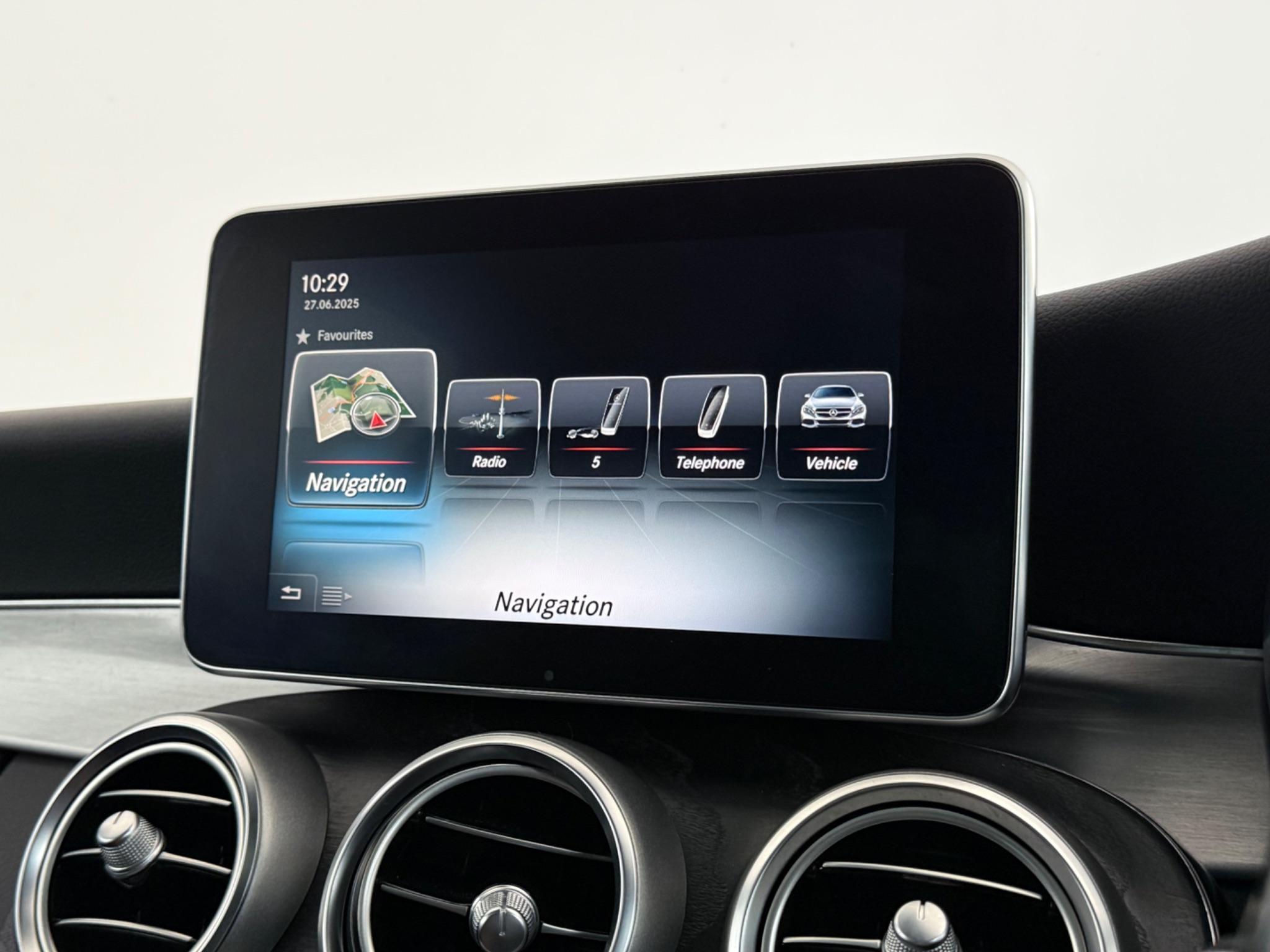 Mercedes-Benz C-Class view 27