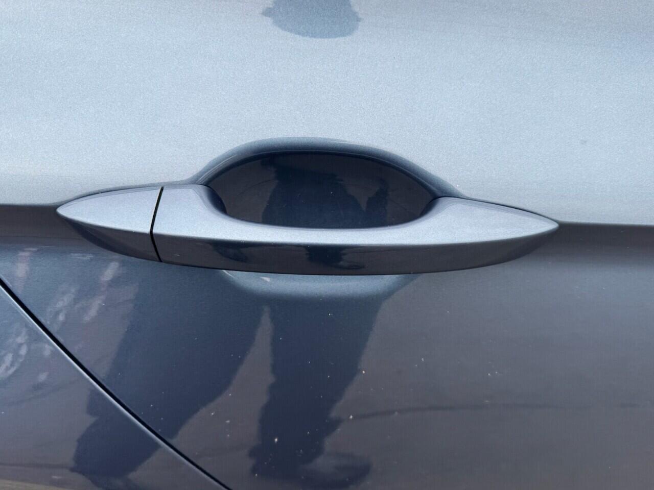 Volkswagen Passat view 23