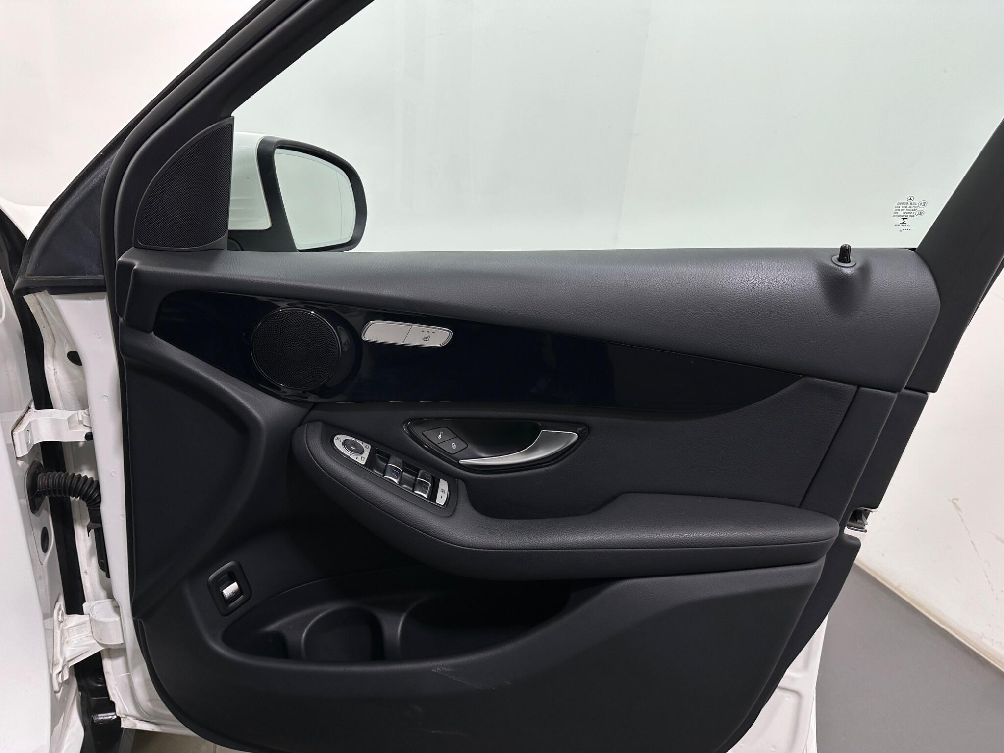 Mercedes-Benz GLC view 34
