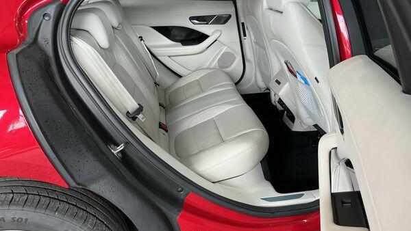Jaguar I-Pace view 10