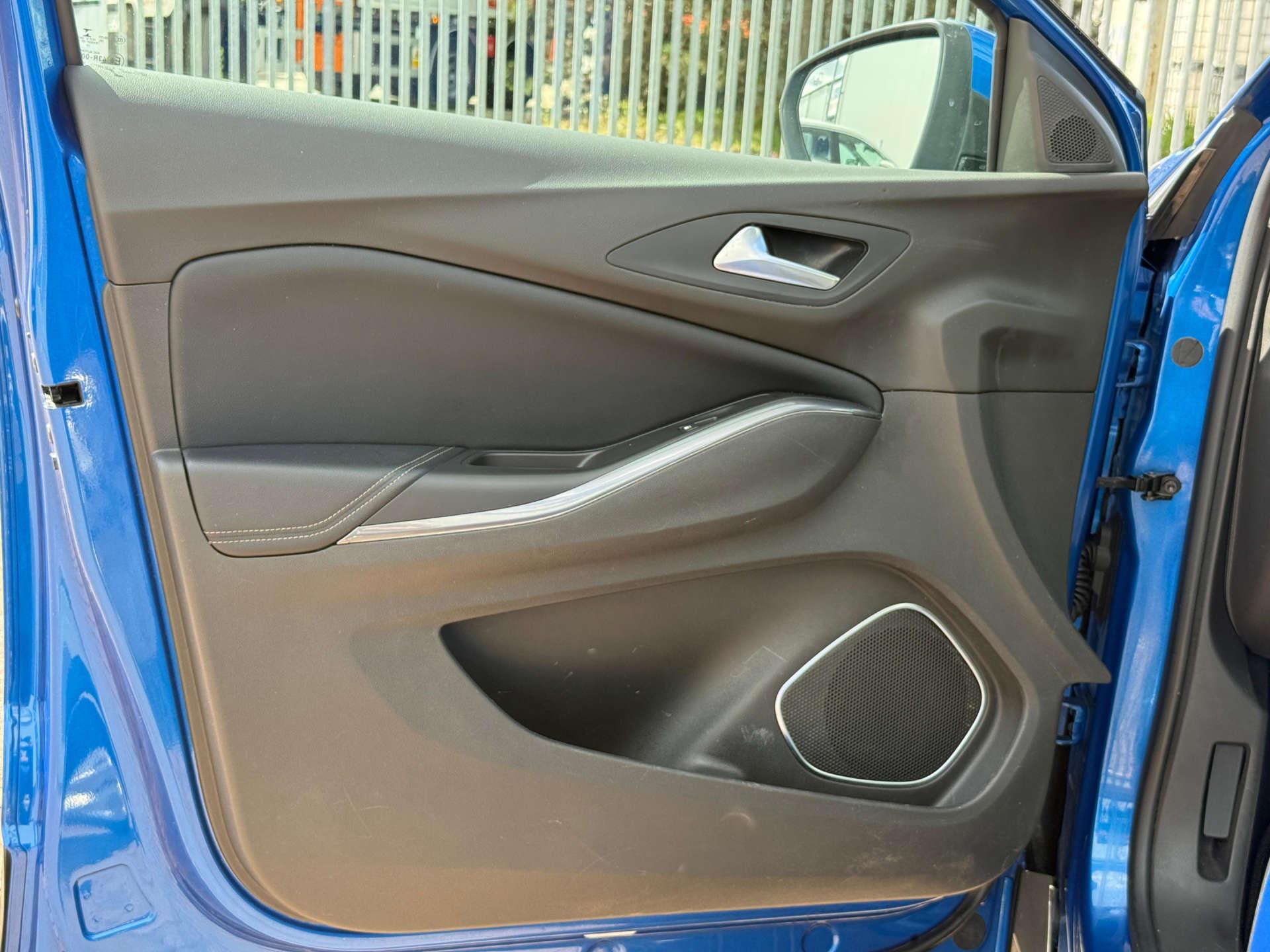 Vauxhall Grandland X view 38