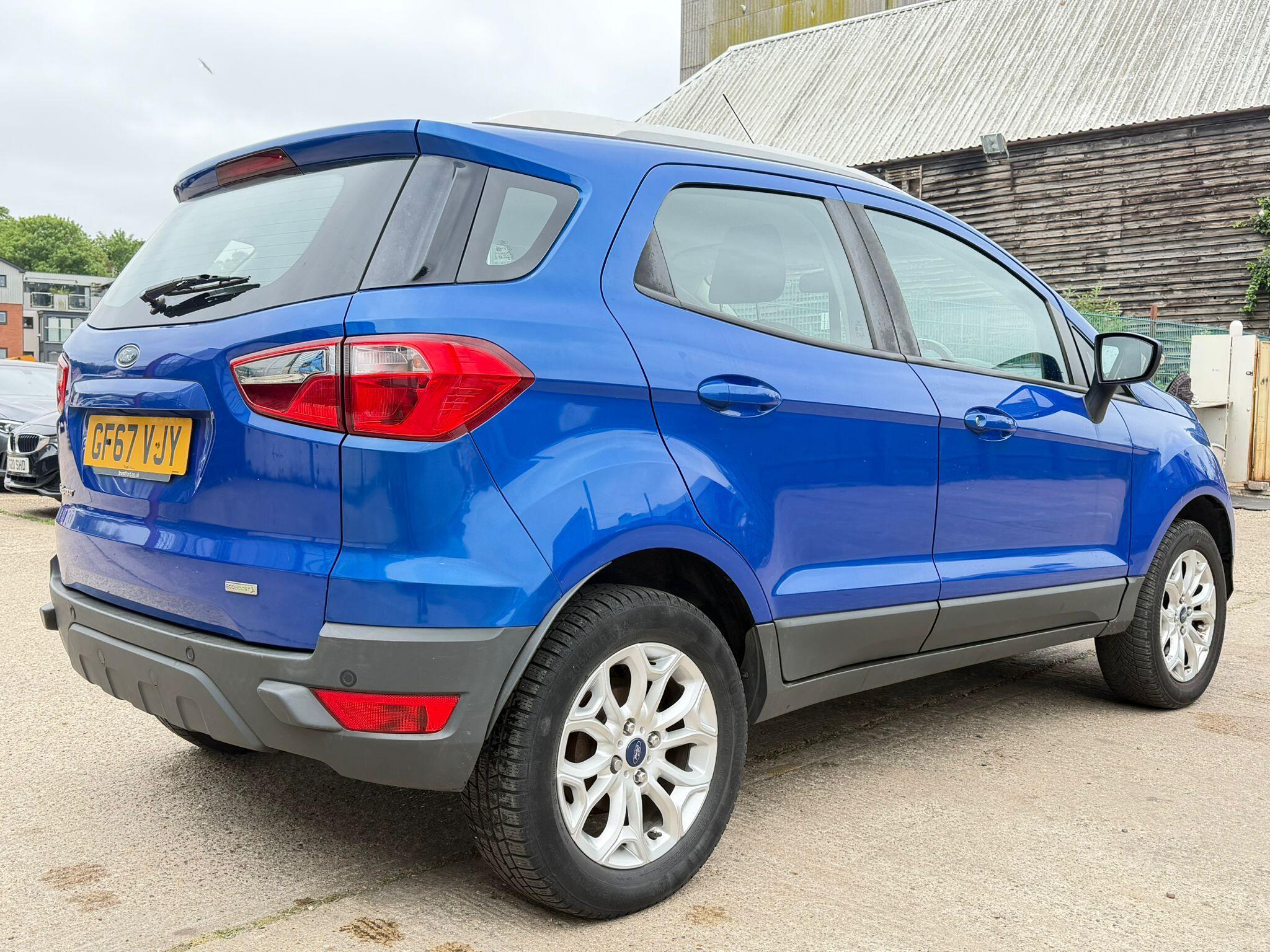 Ford Ecosport view 3