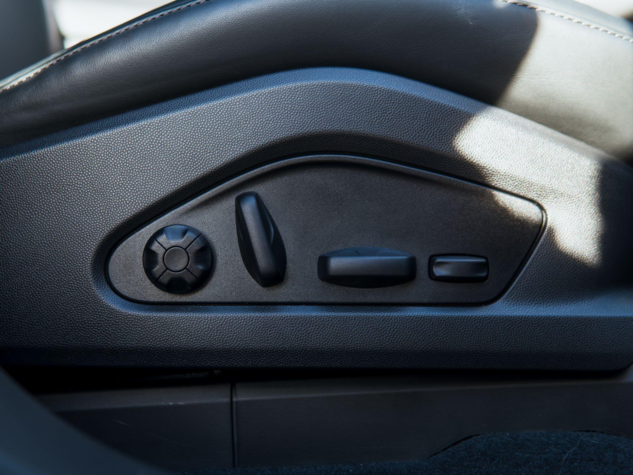 Porsche Macan view 12