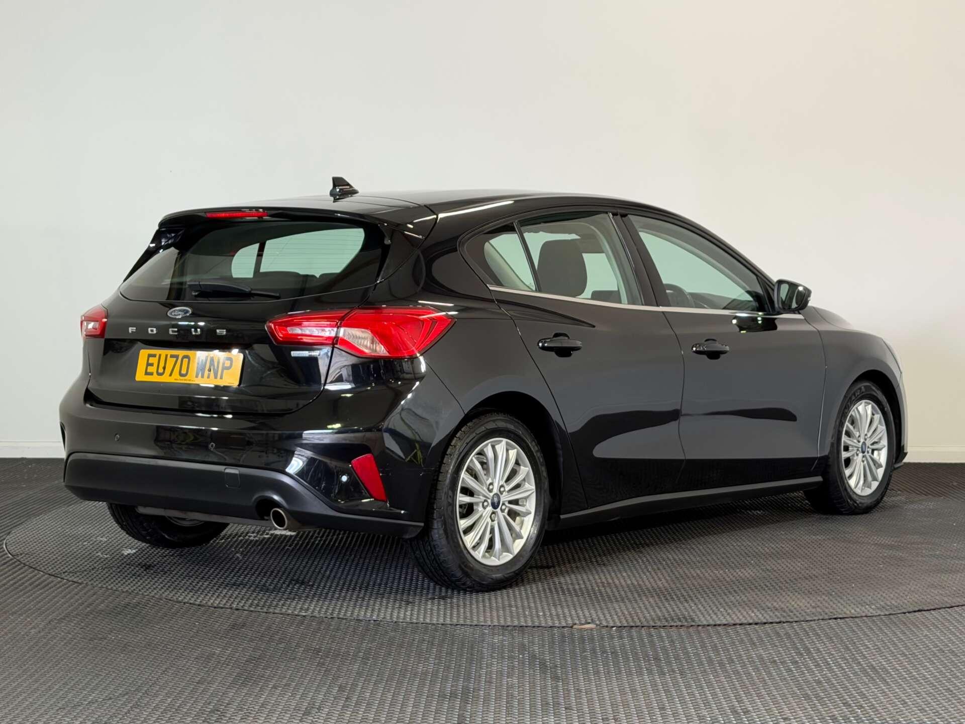 Ford Focus view 7