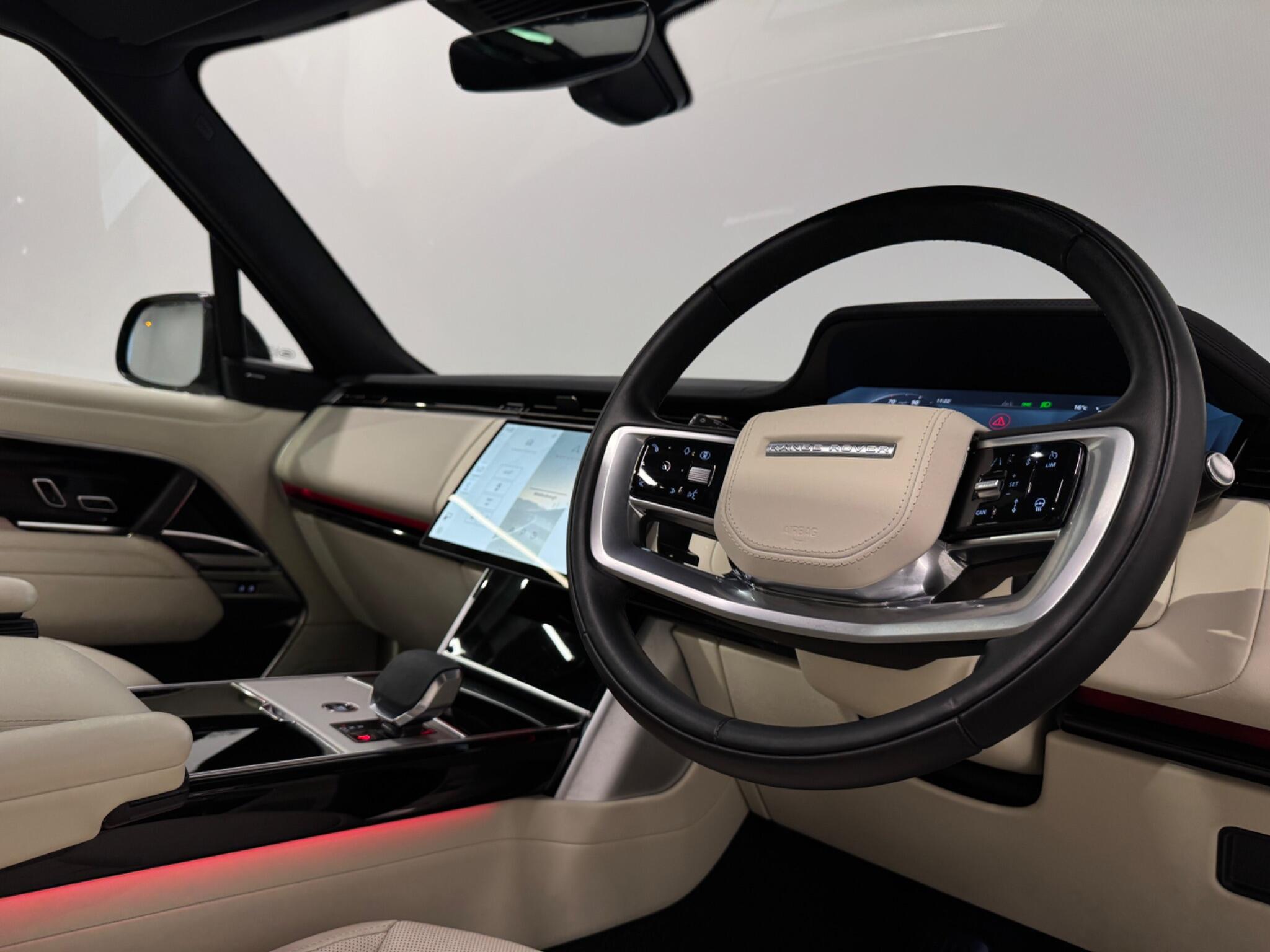 Land Rover Range Rover view 11