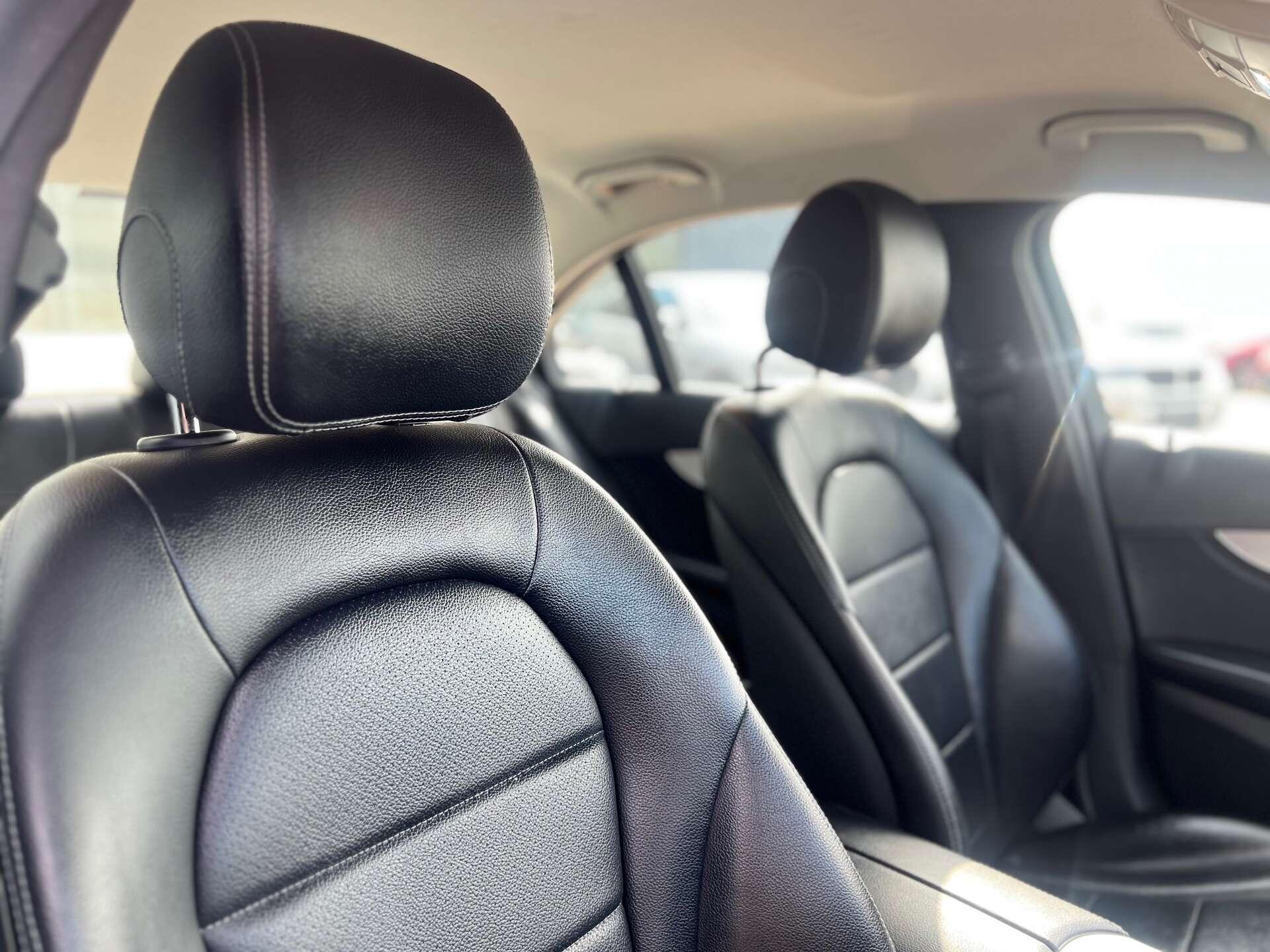Mercedes-Benz C-Class view 17