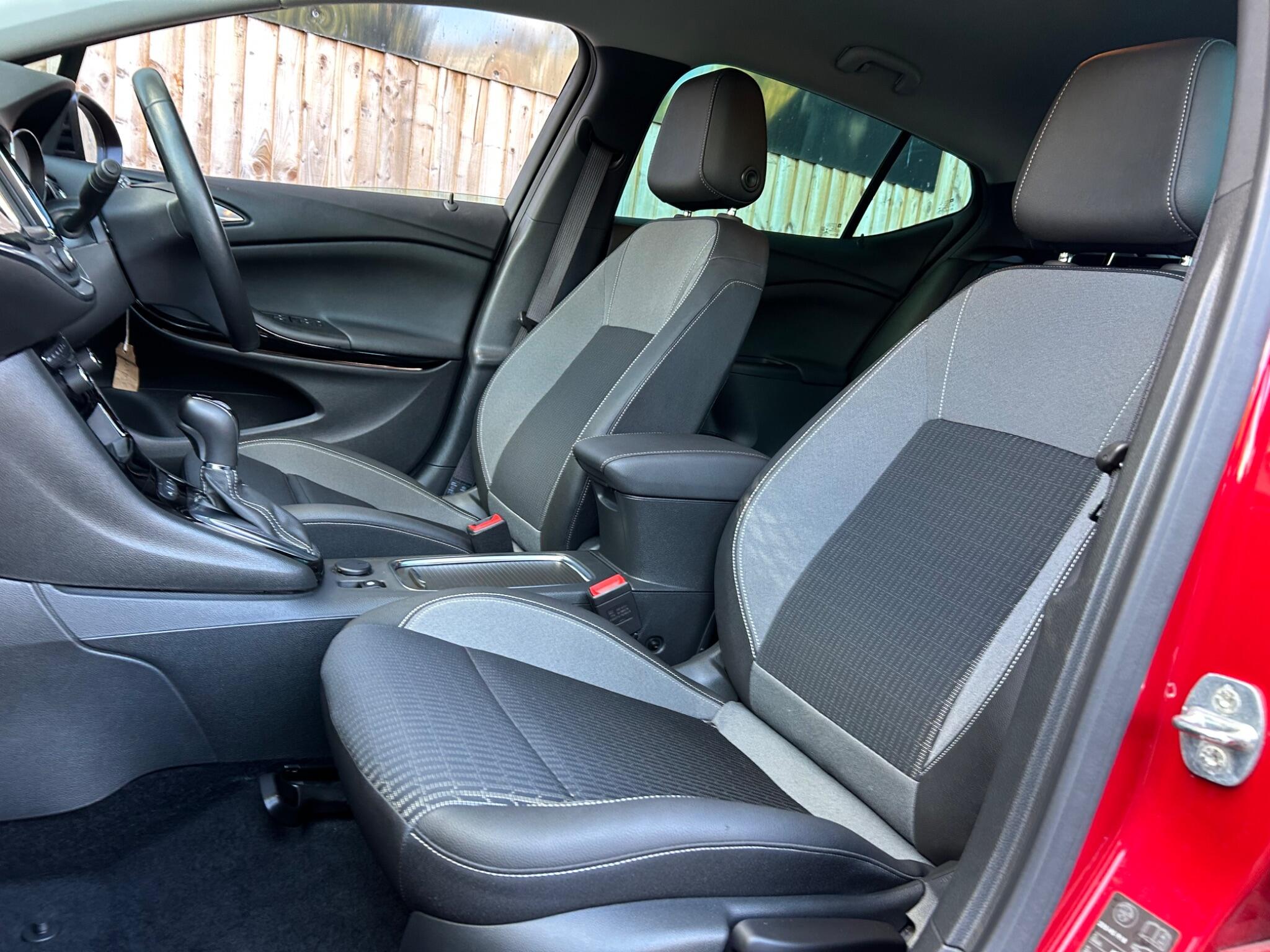 Vauxhall Astra view 4