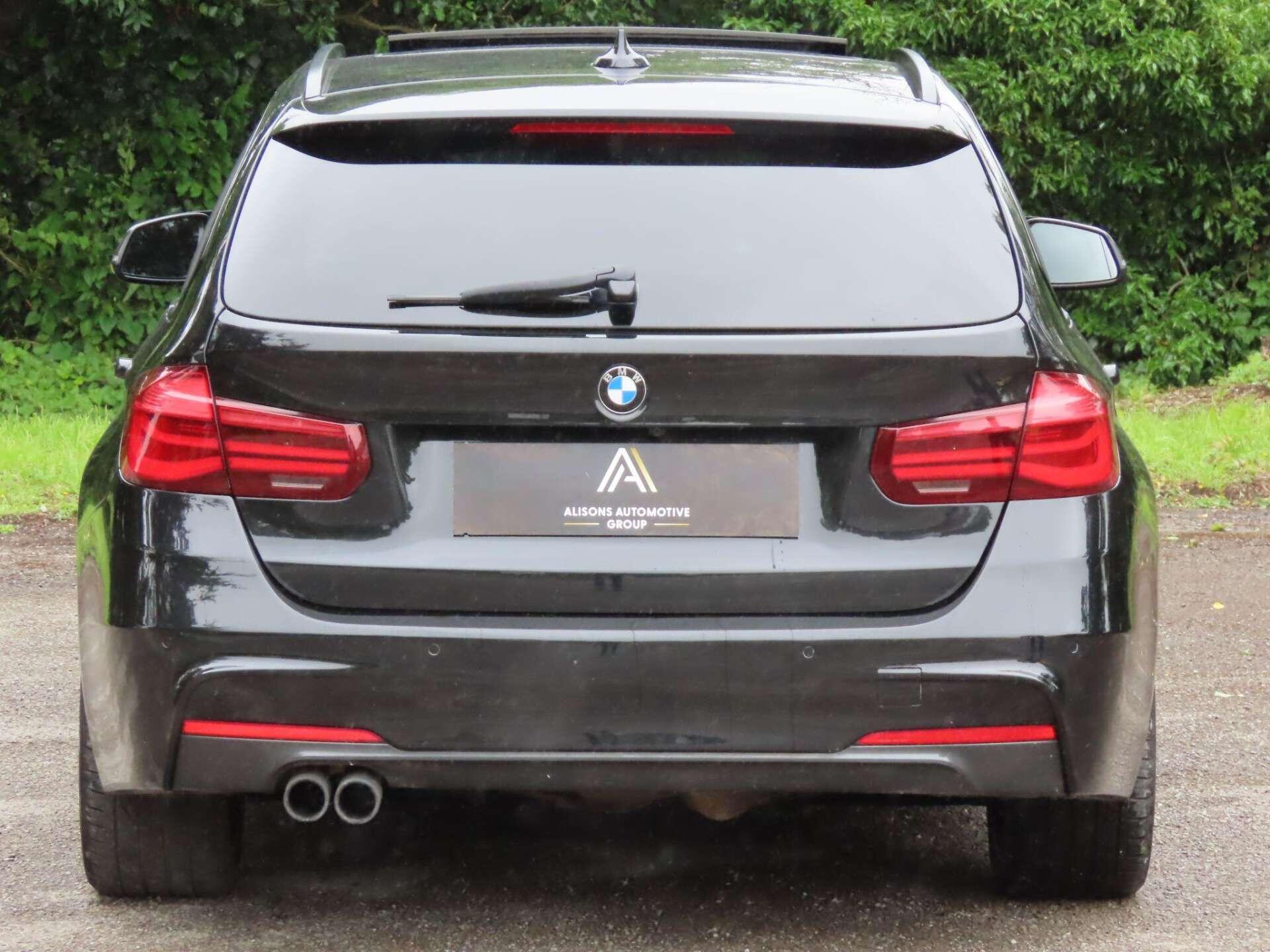 BMW 3 Series view 5